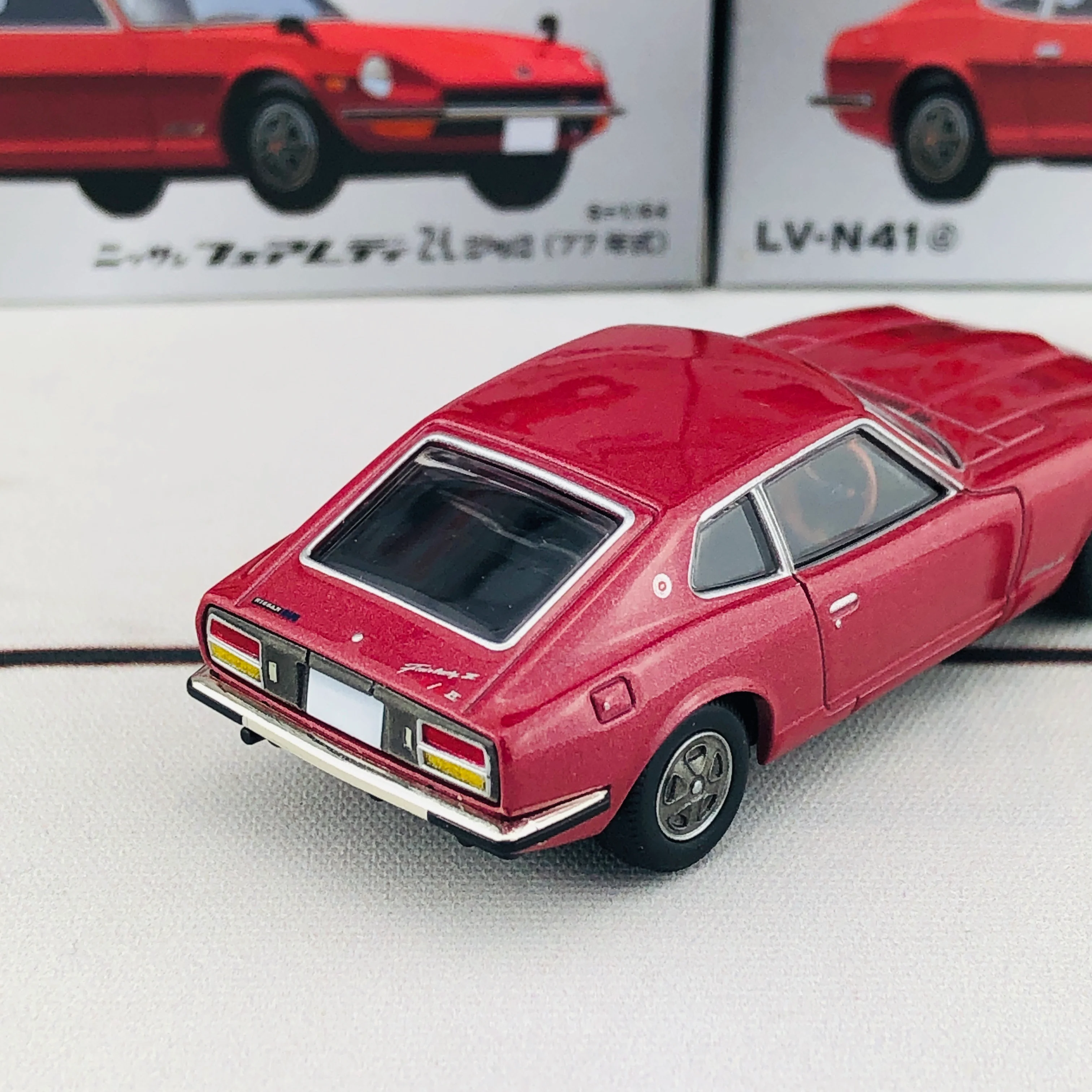 Tomica Limited Vintage 1/64 Nissan Fairlady Z-L 2by2 (1977) LV-N41d Red - Image 6