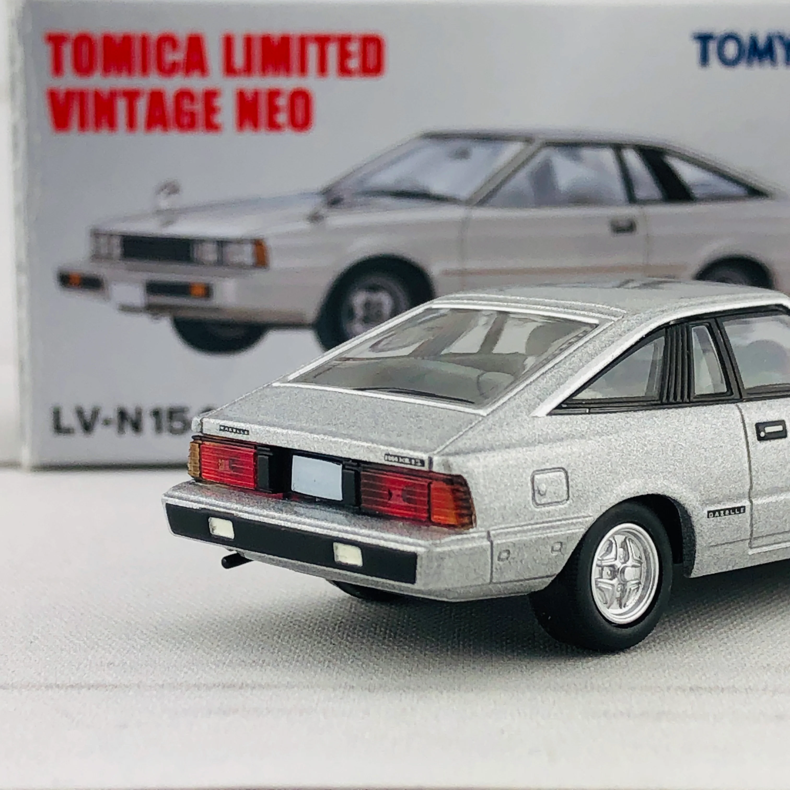 Tomica Limited Vintage 1/64 Nissan Gazelle Hatchback (1981) LV-N154b - Image 5
