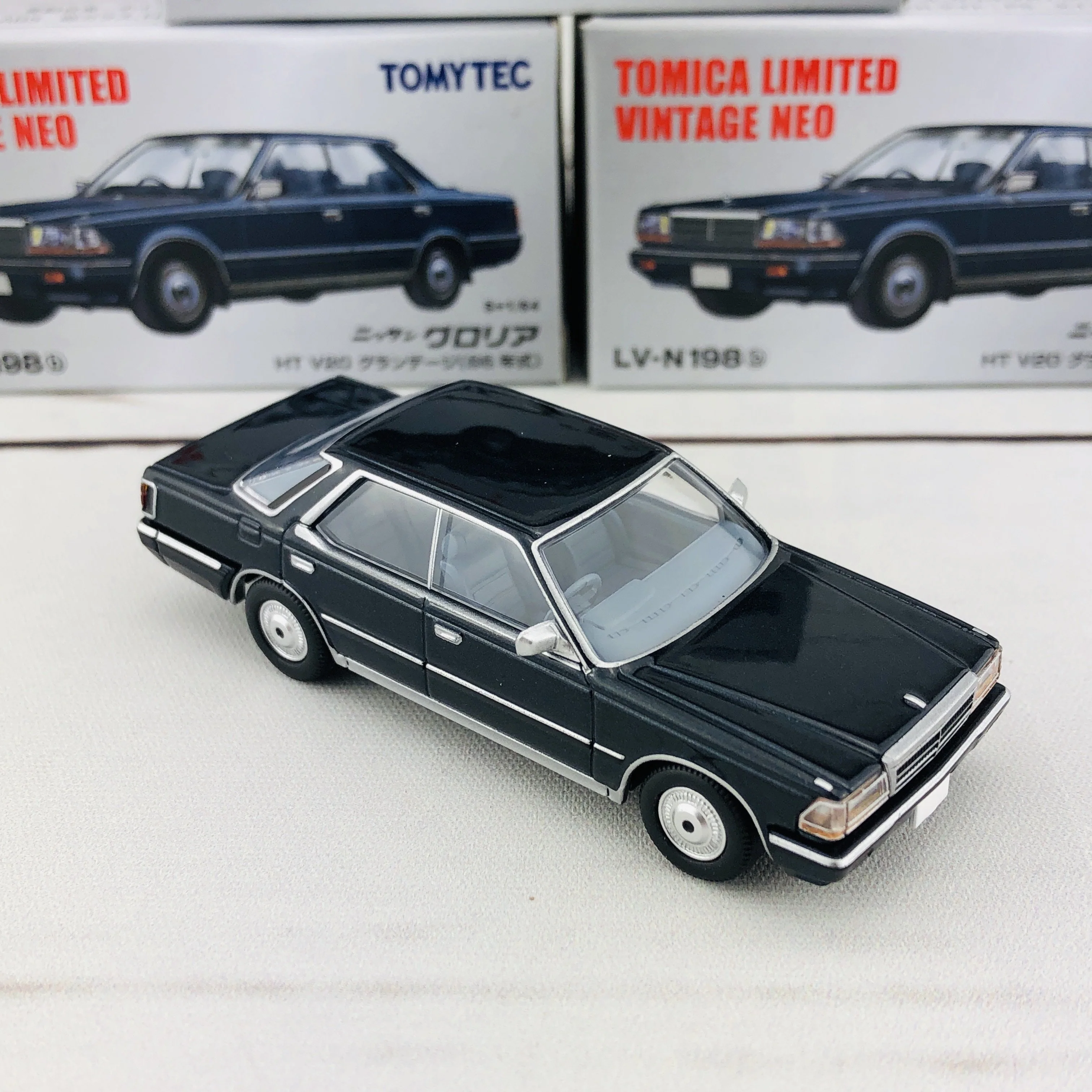 Tomica Limited Vintage 1/64 Nissan Gloria HT V20 Grandage Blue (1986) LV-N198b - Image 6