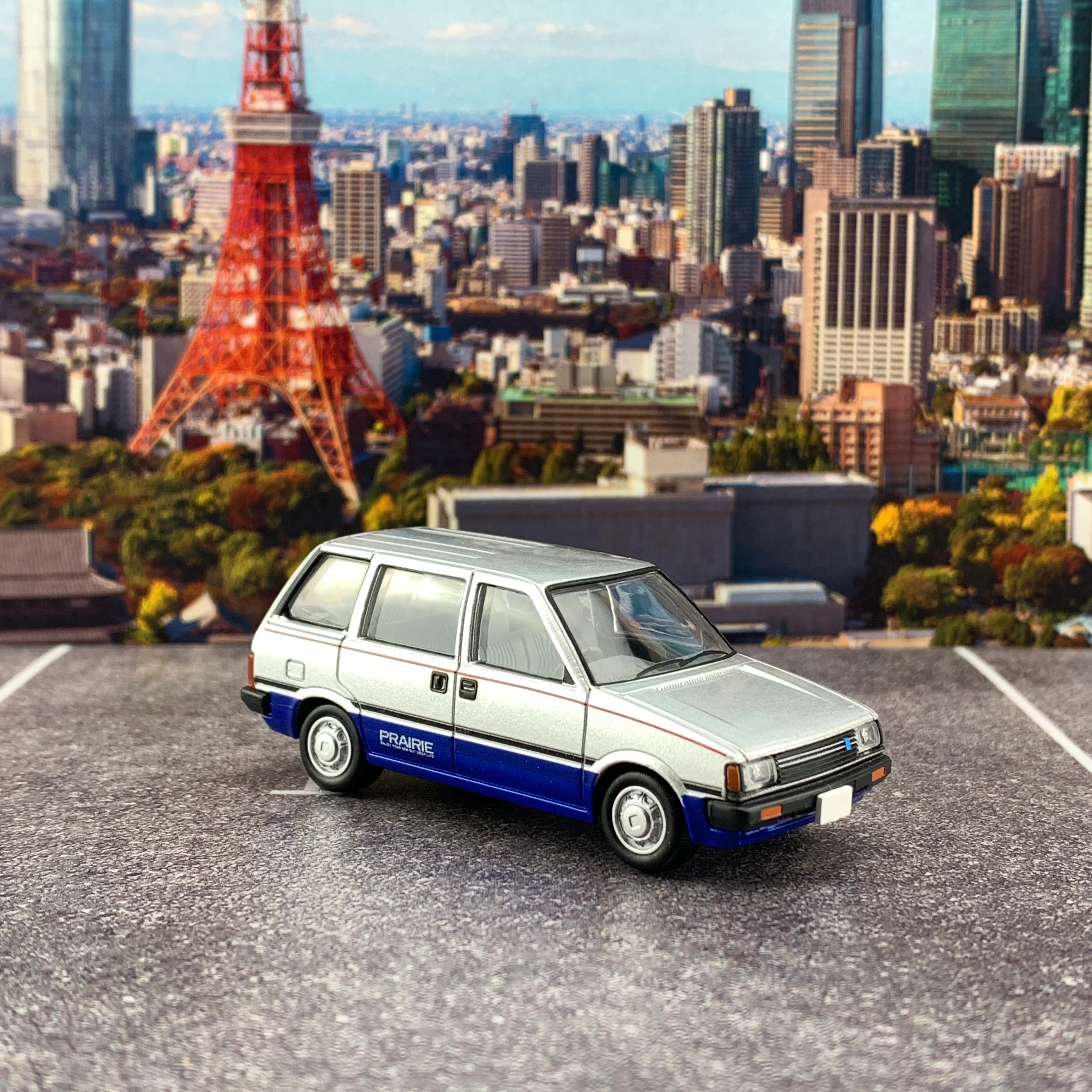 Tomica Limited Vintage 1/64 Nissan Prairie Extra JW-G LV-N115b - Image 5