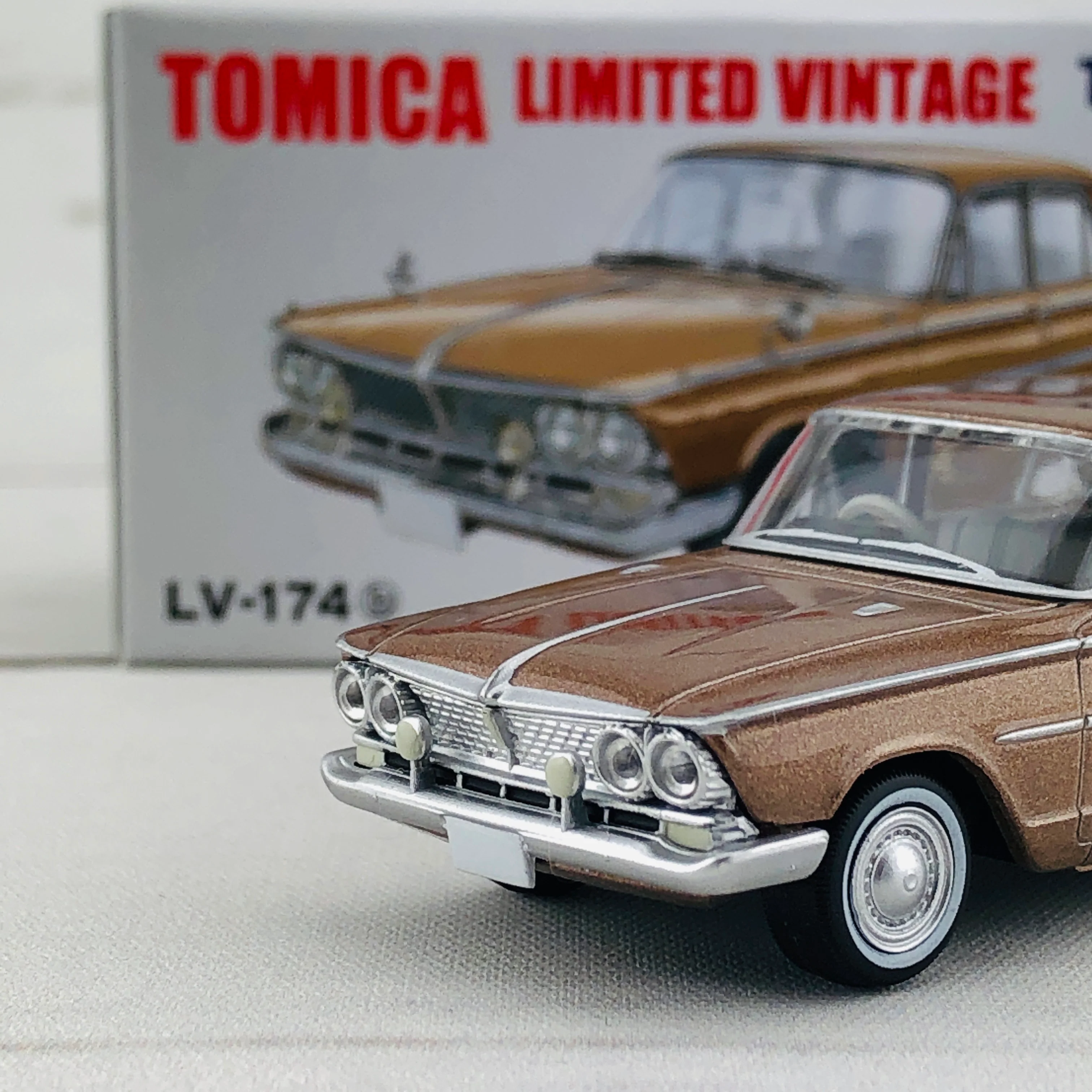 Tomica Limited Vintage 1/64 Nissan Prince Gloria Super6 (1963) Brown LV-174b - Image 3
