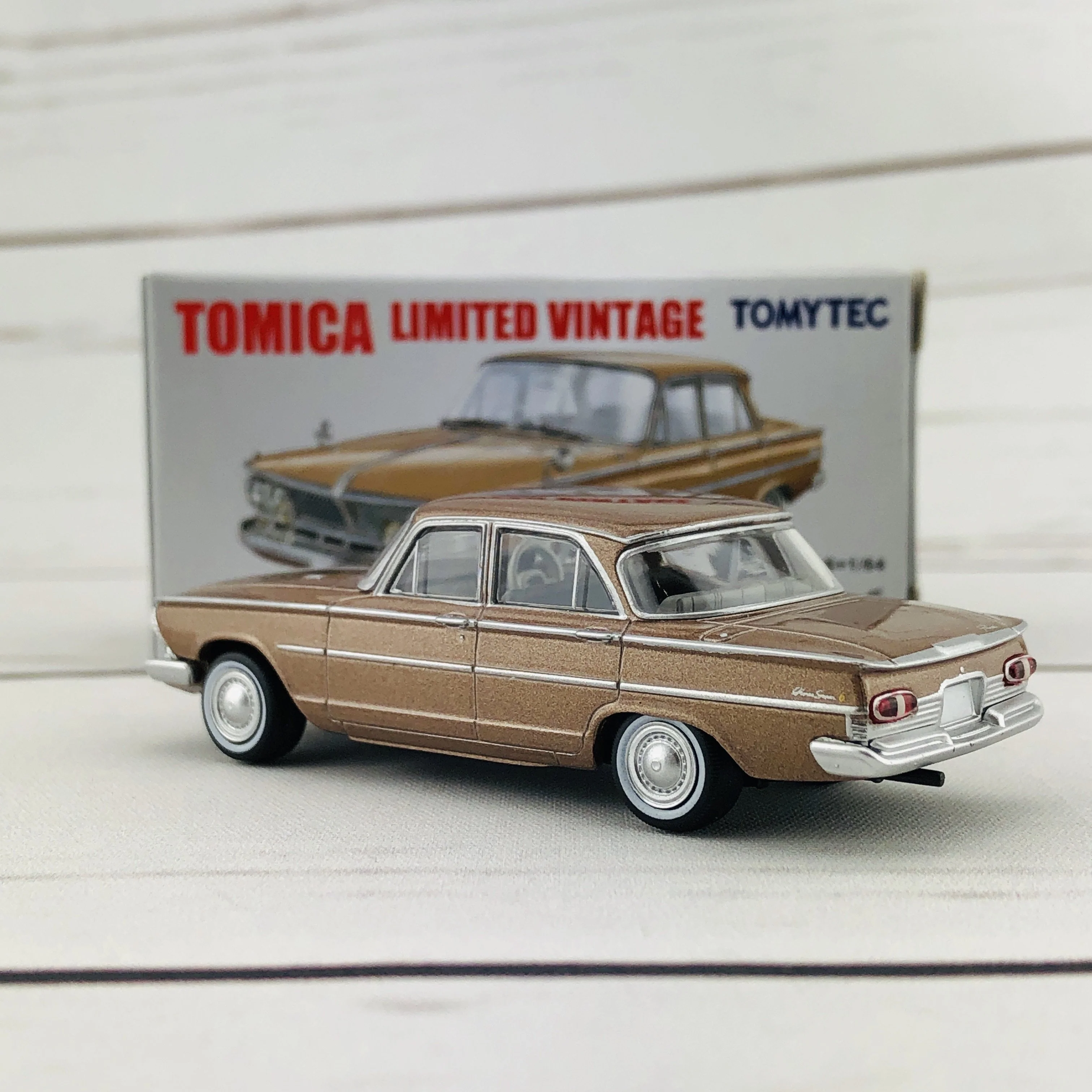 Tomica Limited Vintage 1/64 Nissan Prince Gloria Super6 (1963) Brown LV-174b - Image 4