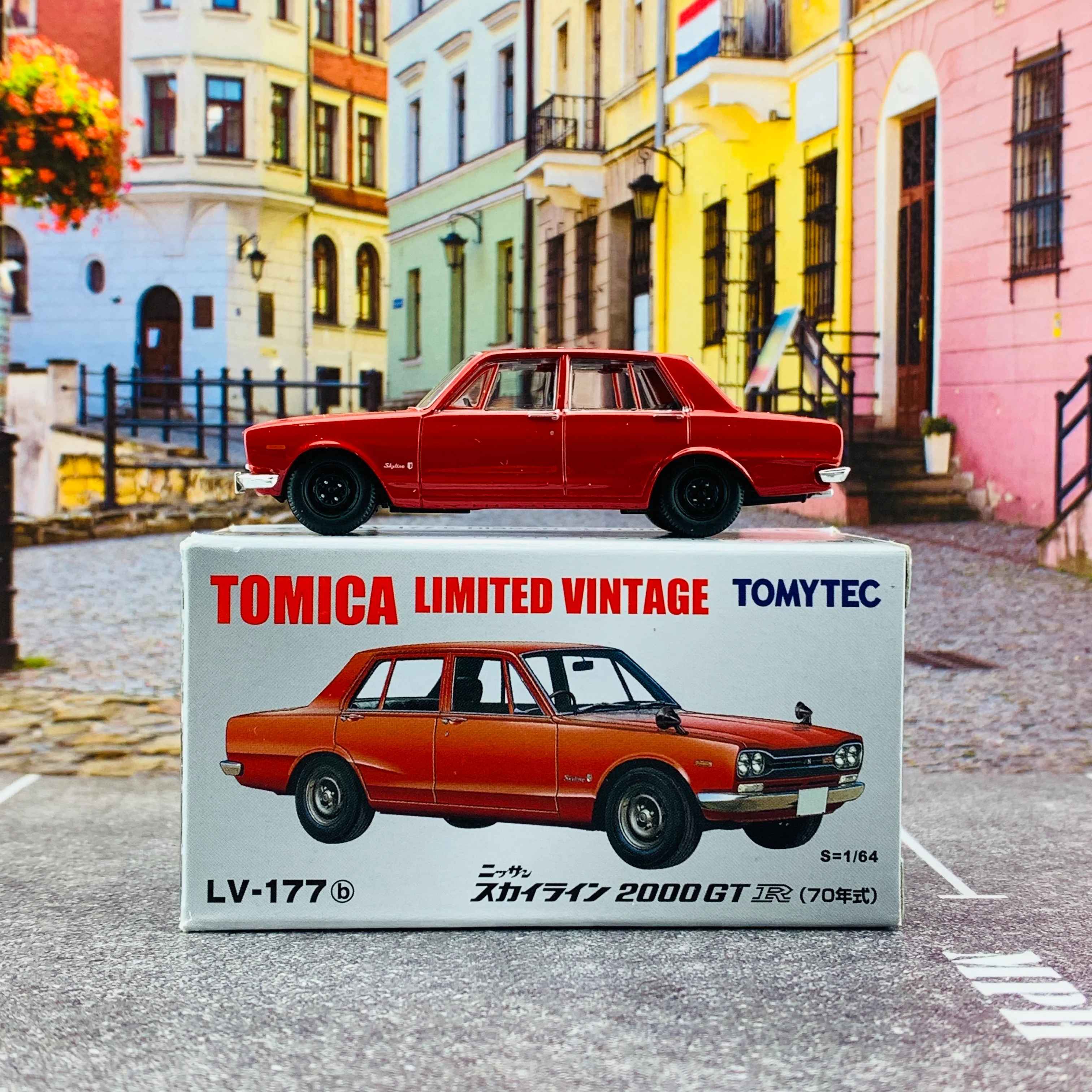 Tomica Limited Vintage 1/64 Nissan Skyline 2000GT-R Red LV-177b - Image 5