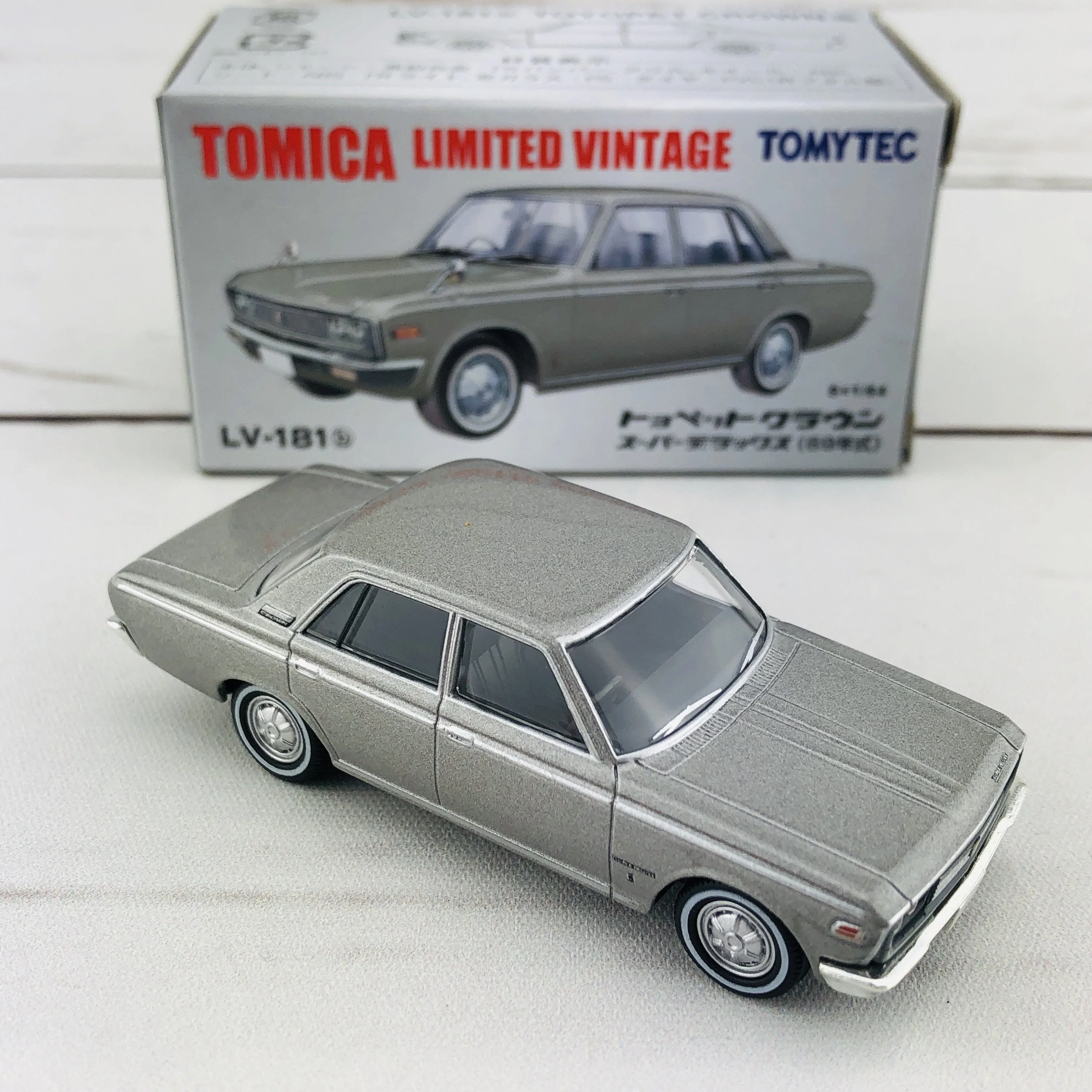 Tomica Limited Vintage 1/64 Toyopet Crown Grey (1969) LV-181b - Image 7