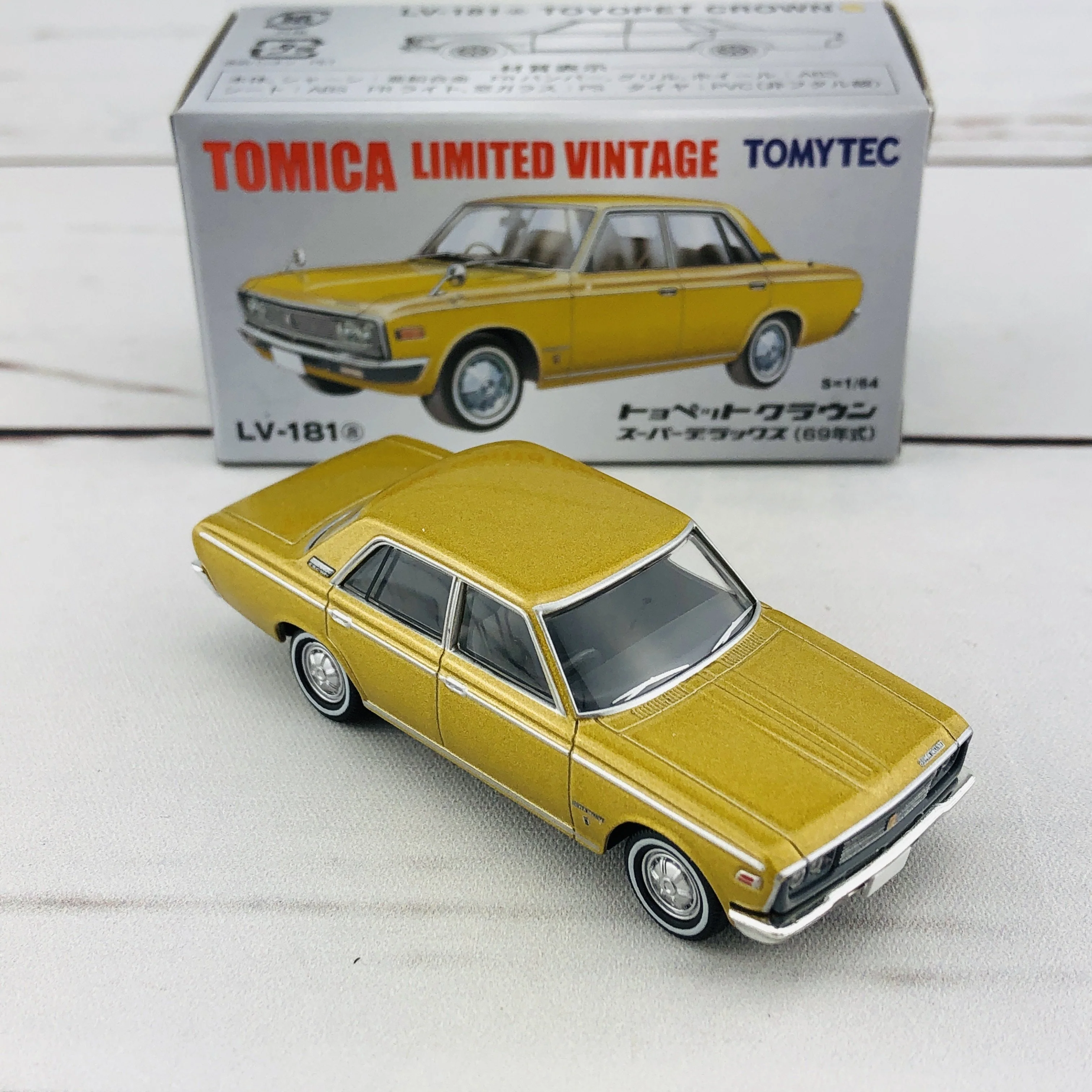Tomica Limited Vintage 1/64 Toyopet Crown (1969) LV-181a - Image 6