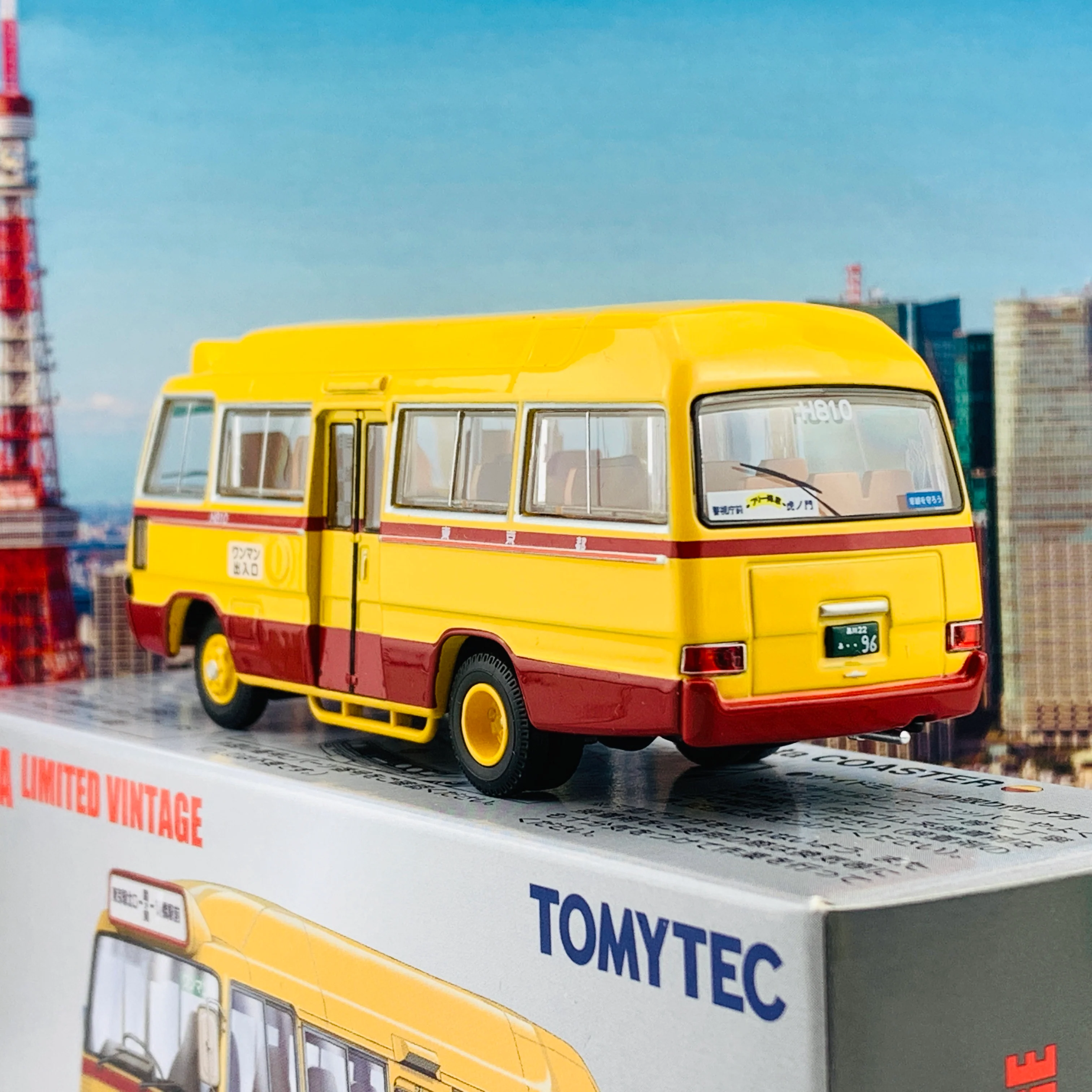 Tomica Limited Vintage 1/64 Toyota Coaster LV-184c - Image 3