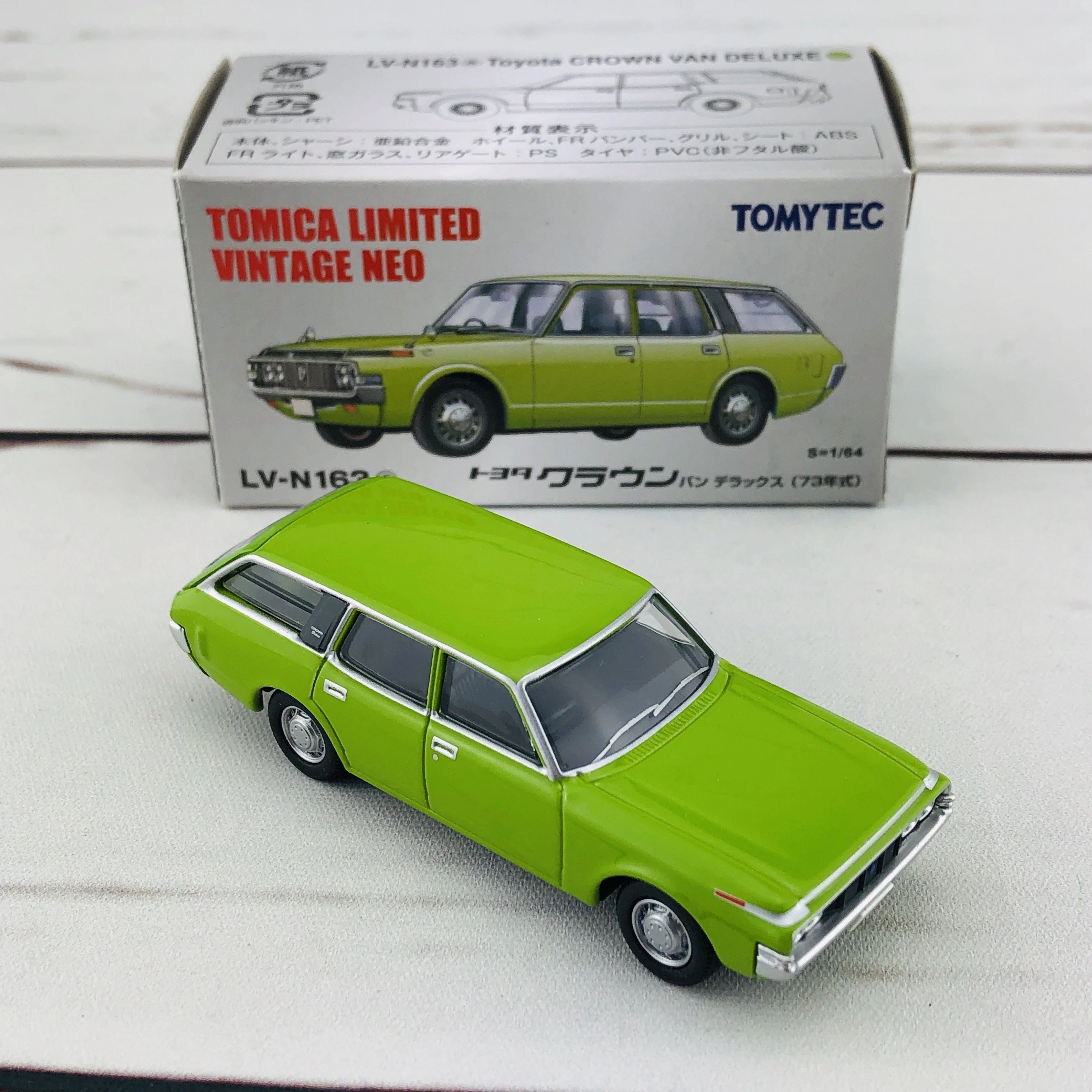 Tomica Limited Vintage 1/64 Toyota Crown Van Deluxe Green (1973) LV-N163a - Image 6