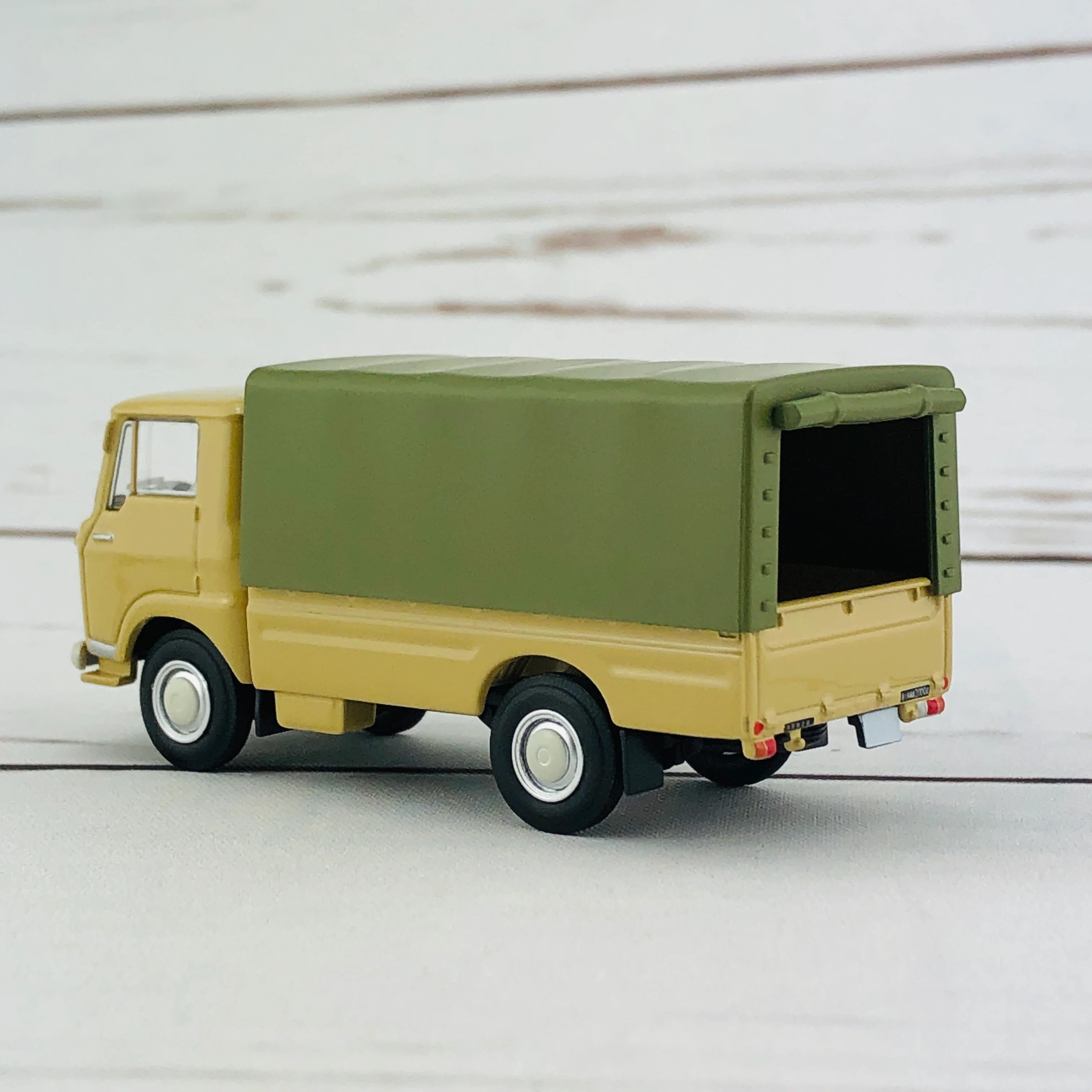 Tomica Limited Vintage Isuzu Elf BROWN LV-178b - Image 4