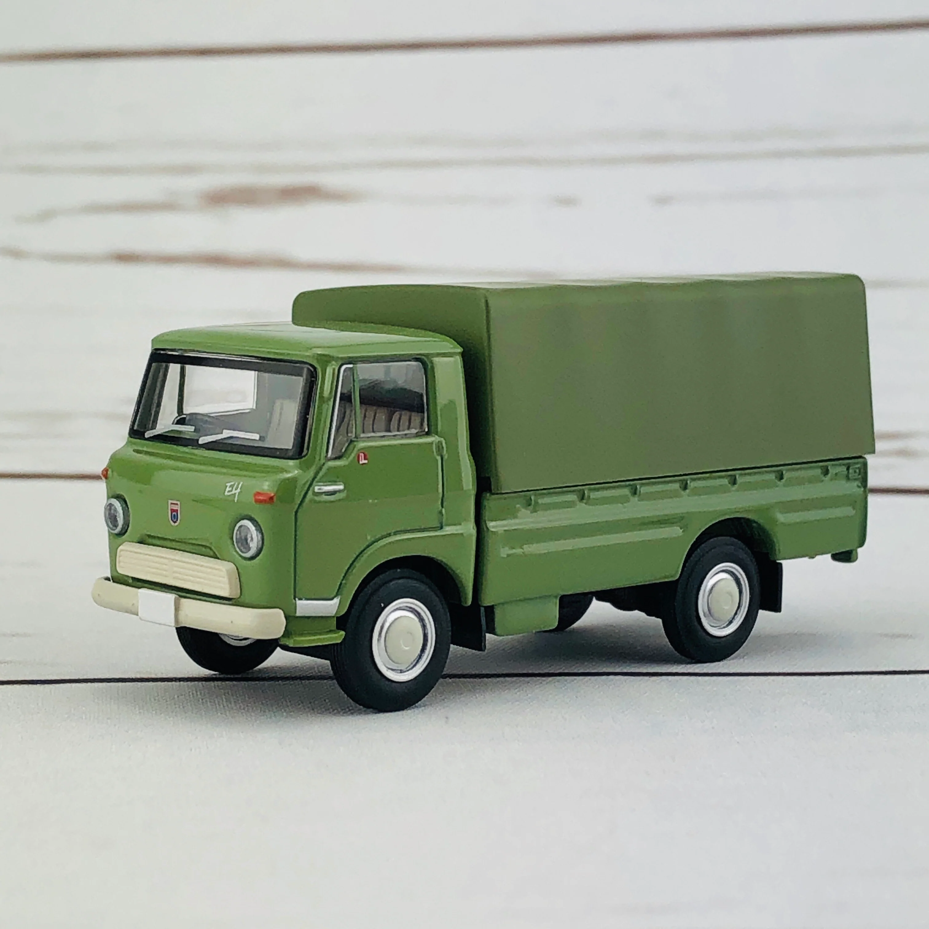 Tomica Limited Vintage Isuzu Elf GREEN LV-178a - Image 3