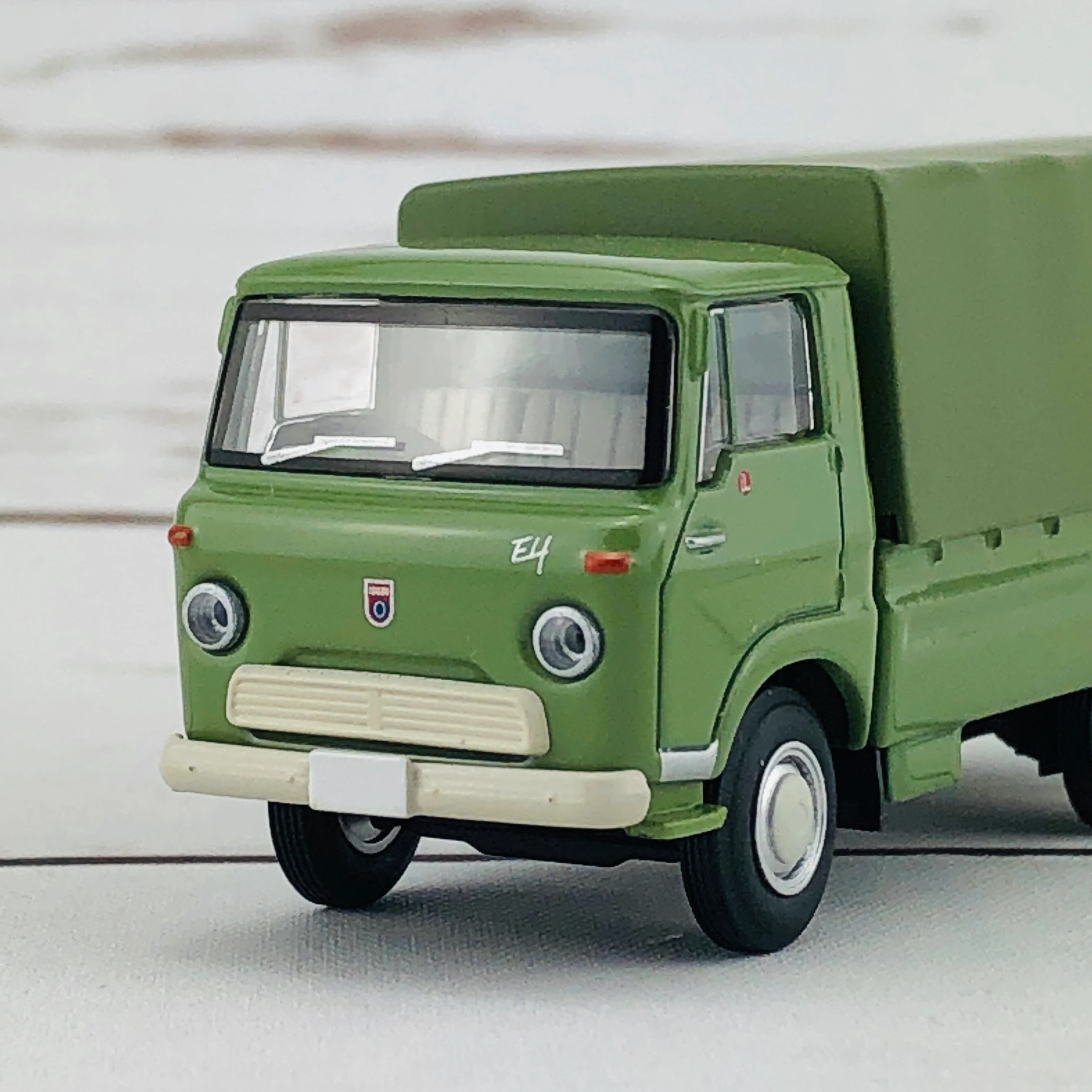 Tomica Limited Vintage Isuzu Elf GREEN LV-178a - Image 4