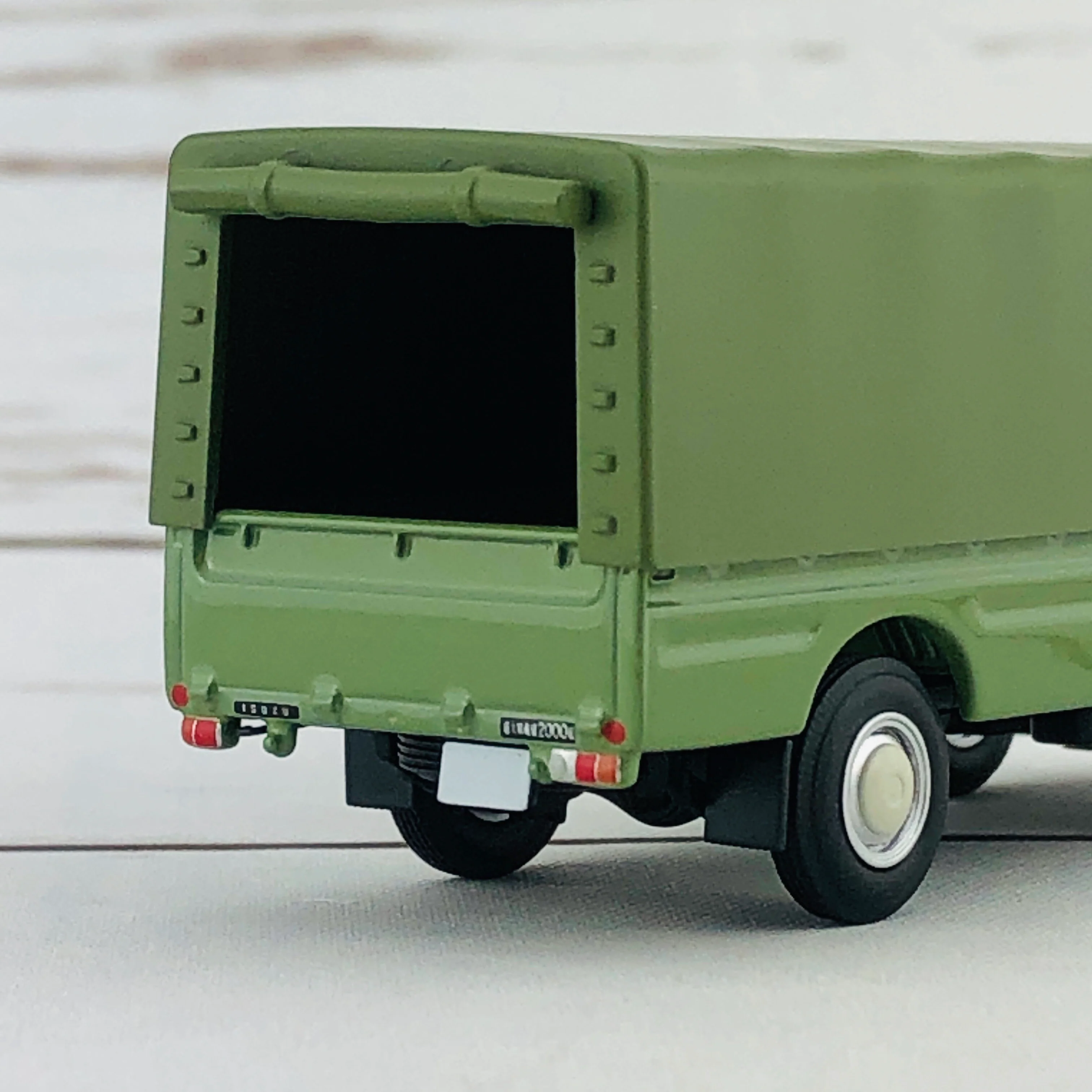 Tomica Limited Vintage Isuzu Elf GREEN LV-178a - Image 5