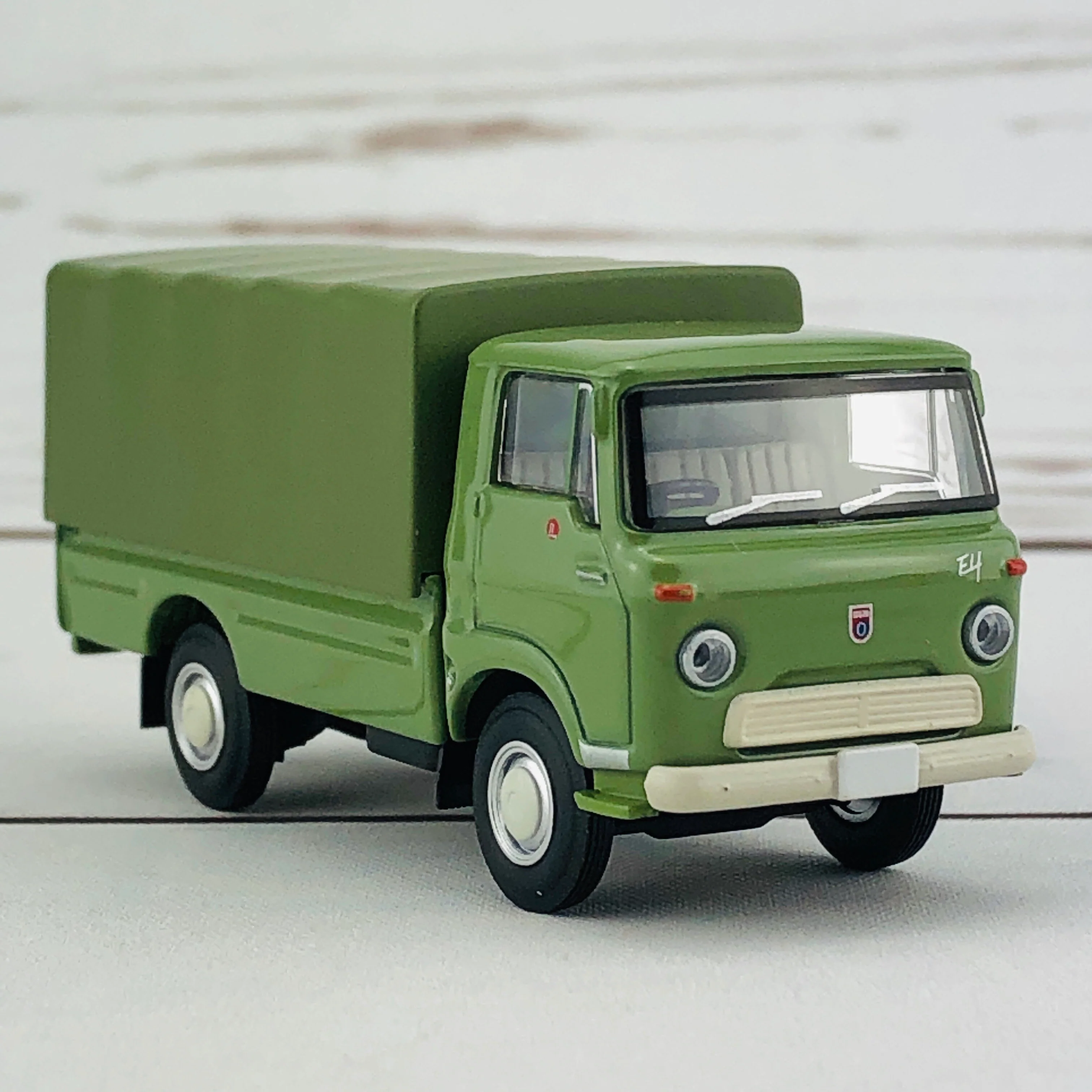 Tomica Limited Vintage Isuzu Elf GREEN LV-178a - Image 7