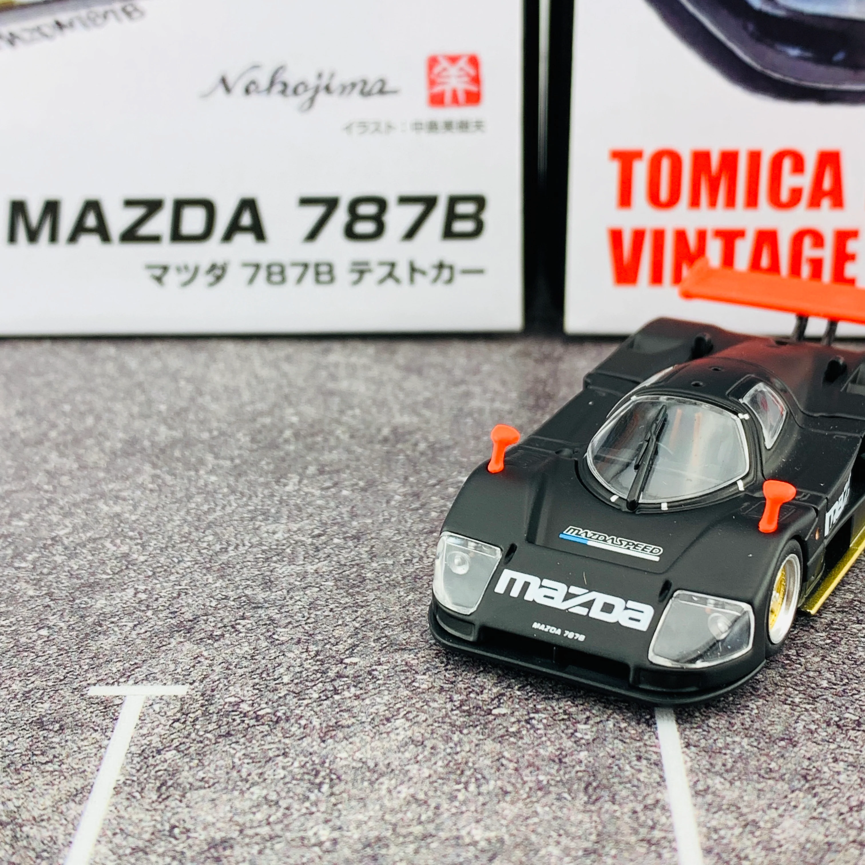 Tomica Limited Vintage Neo 1/64 MAZDA 787B Test Car - Image 3