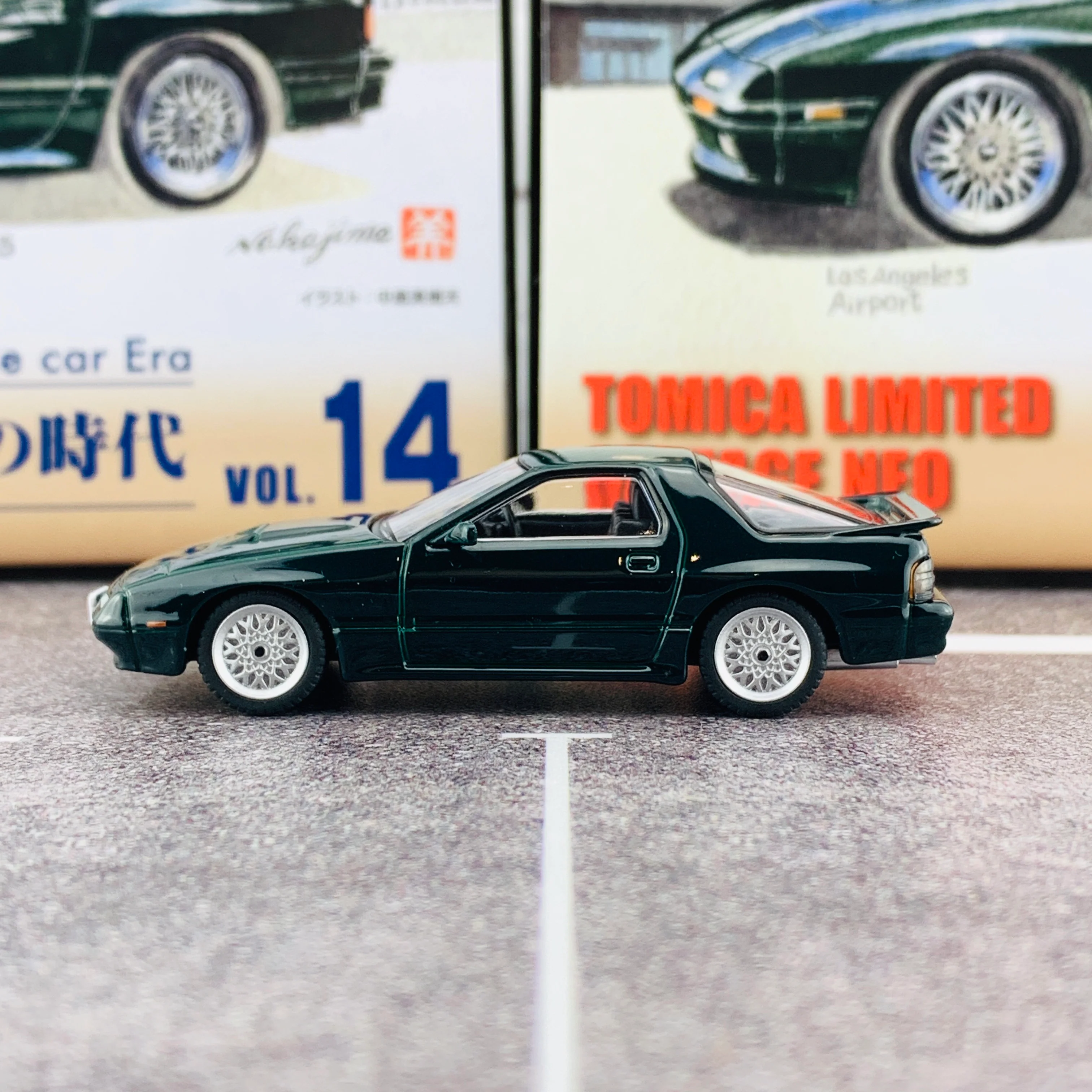 Tomica Limited Vintage Neo 1/64 Mazda Savanna RX7 Infini FC3S (Year 1991) The Japanese car Era Vol. 14 - Image 3