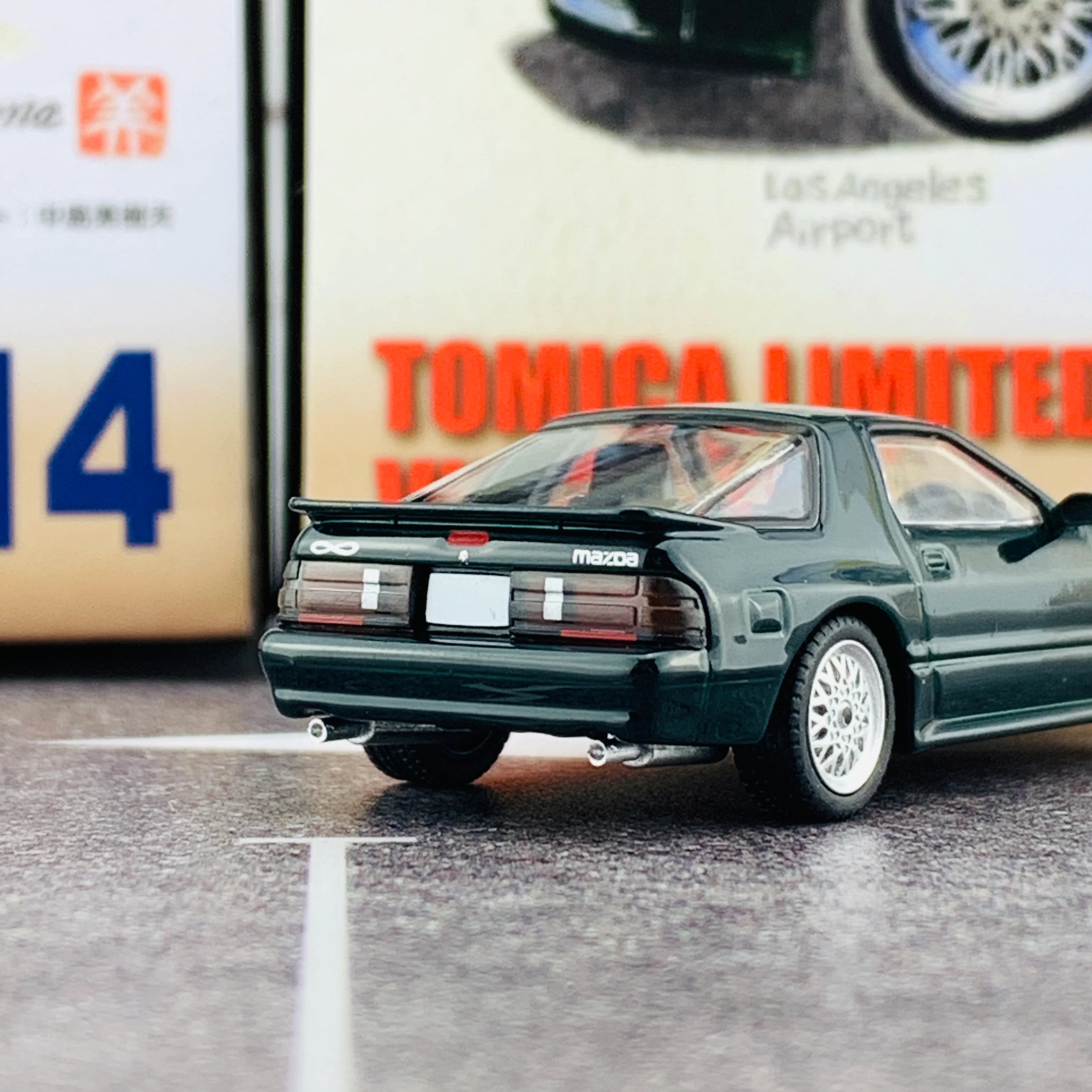 Tomica Limited Vintage Neo 1/64 Mazda Savanna RX7 Infini FC3S (Year 1991) The Japanese car Era Vol. 14 - Image 5