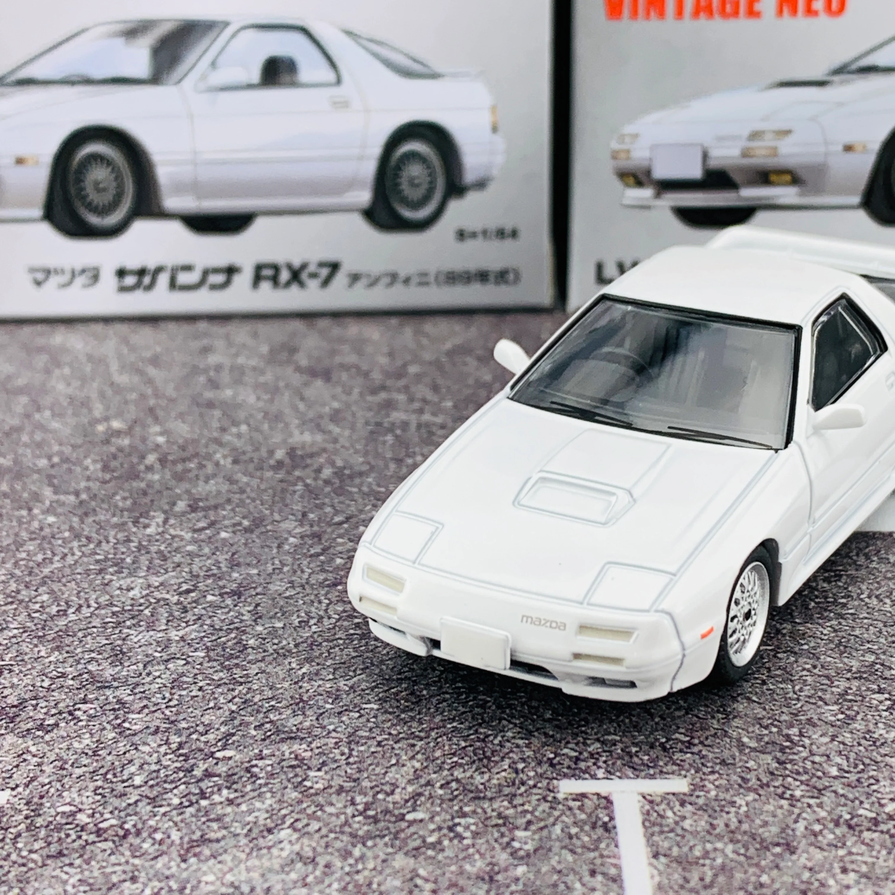 Tomica Limited Vintage Neo 1/64 Mazda Savanna RX7 Infini (Year 1989) LV-N192c - Image 3