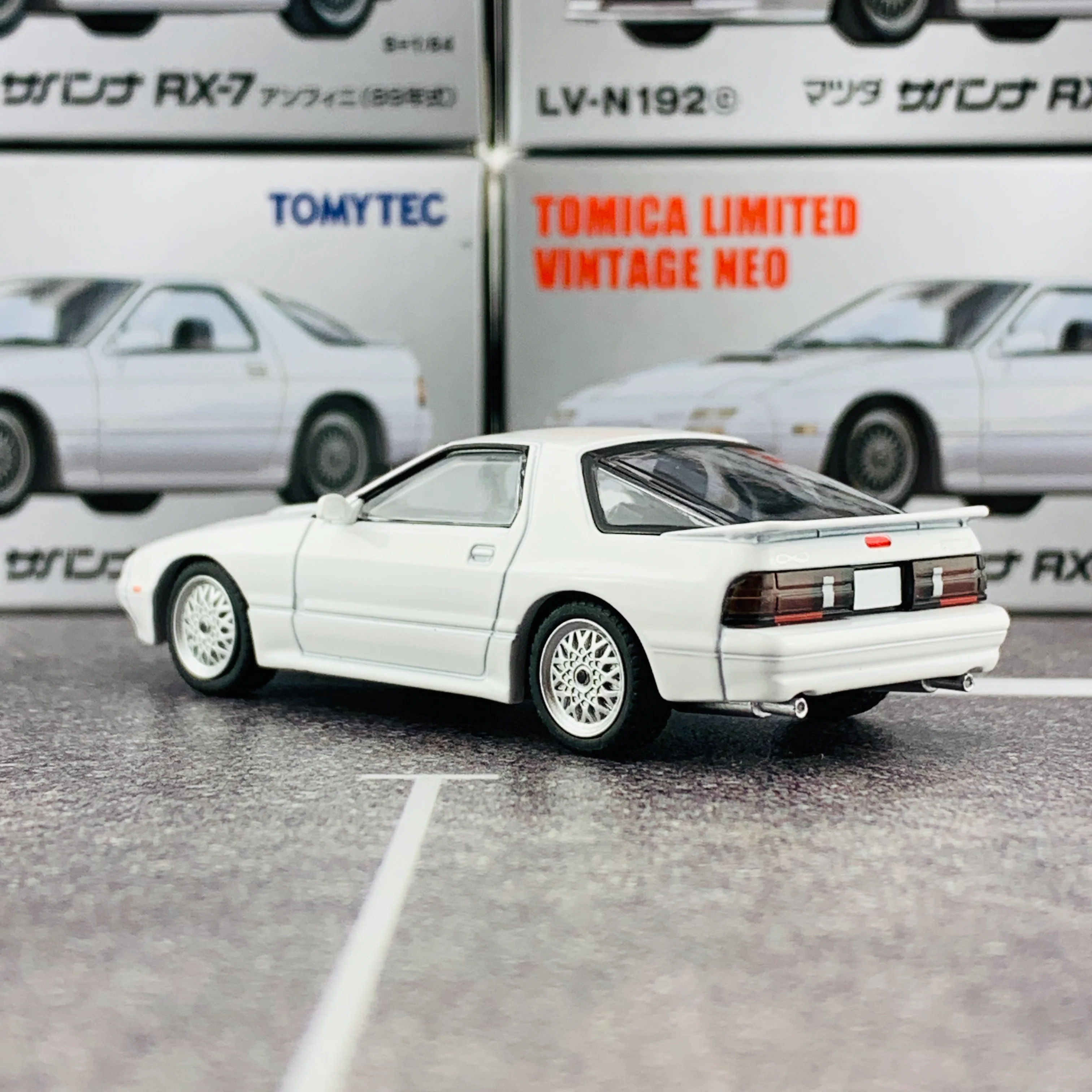 Tomica Limited Vintage Neo 1/64 Mazda Savanna RX7 Infini (Year 1989) LV-N192c - Image 4