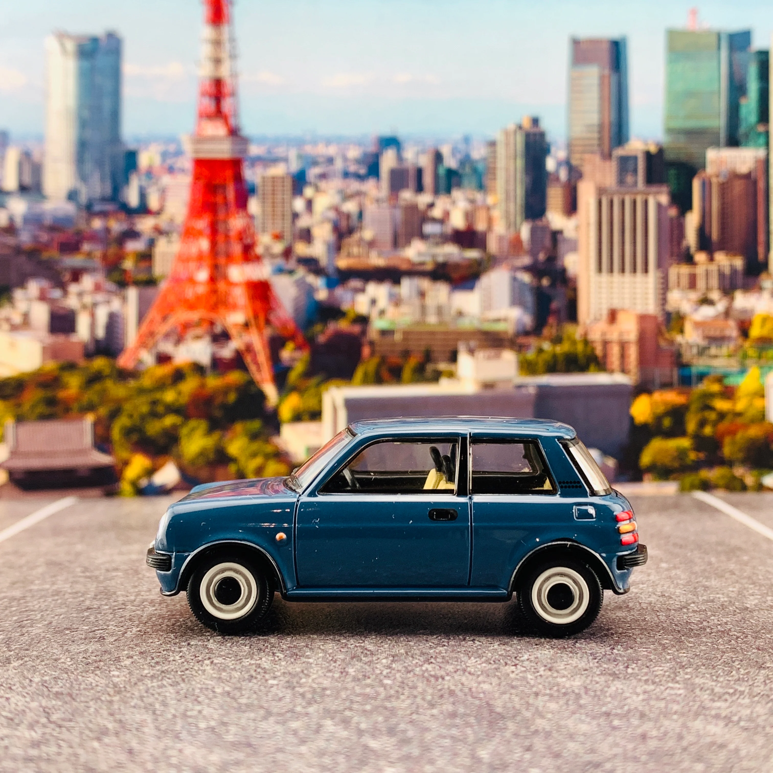 Tomica Limited Vintage Neo 1/64 Nissan Be-1 LV-N39c - Image 2