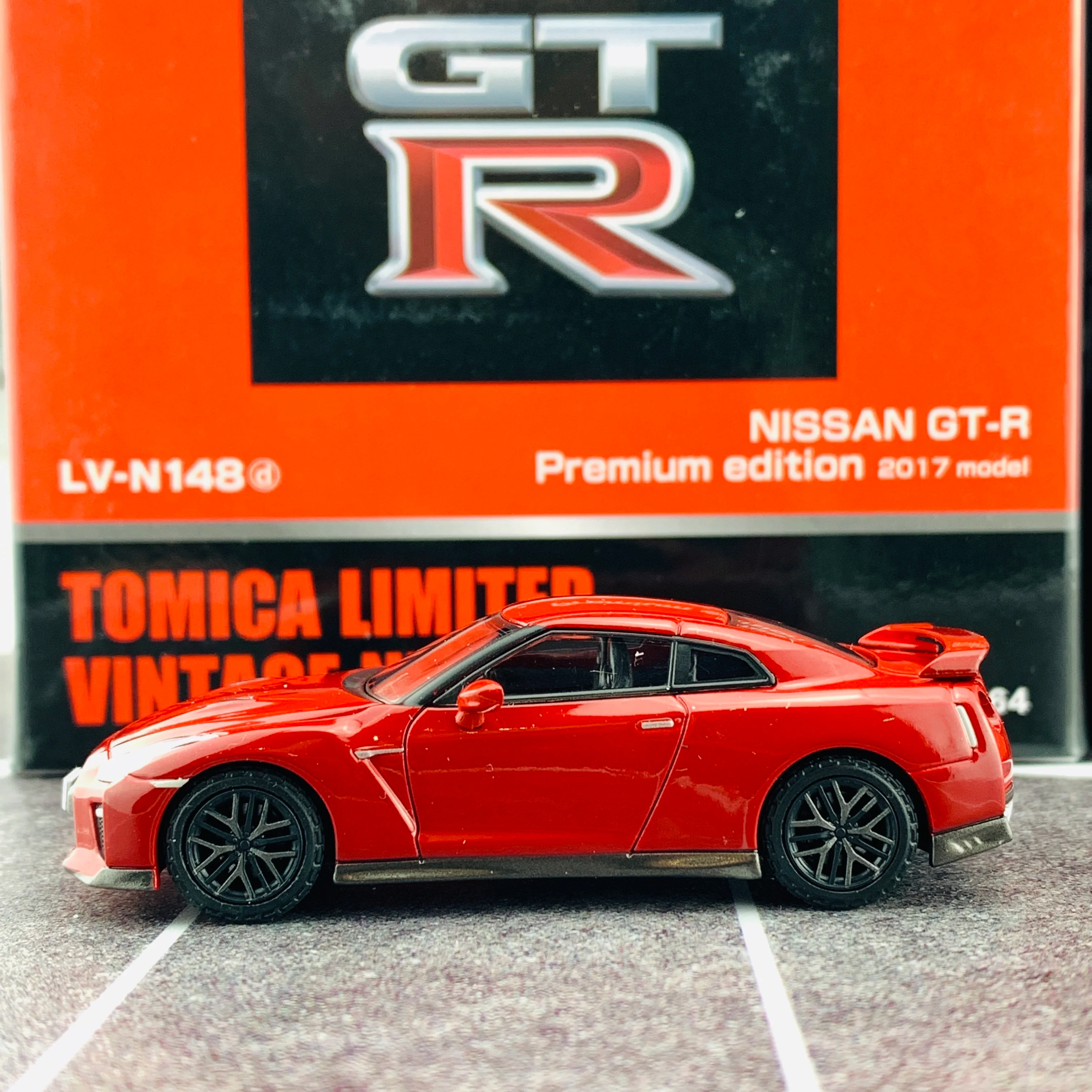 Tomica Limited Vintage Neo 1/64 Nissan GTR Premium Edition 2017 Model RED LV-N148d - Image 2