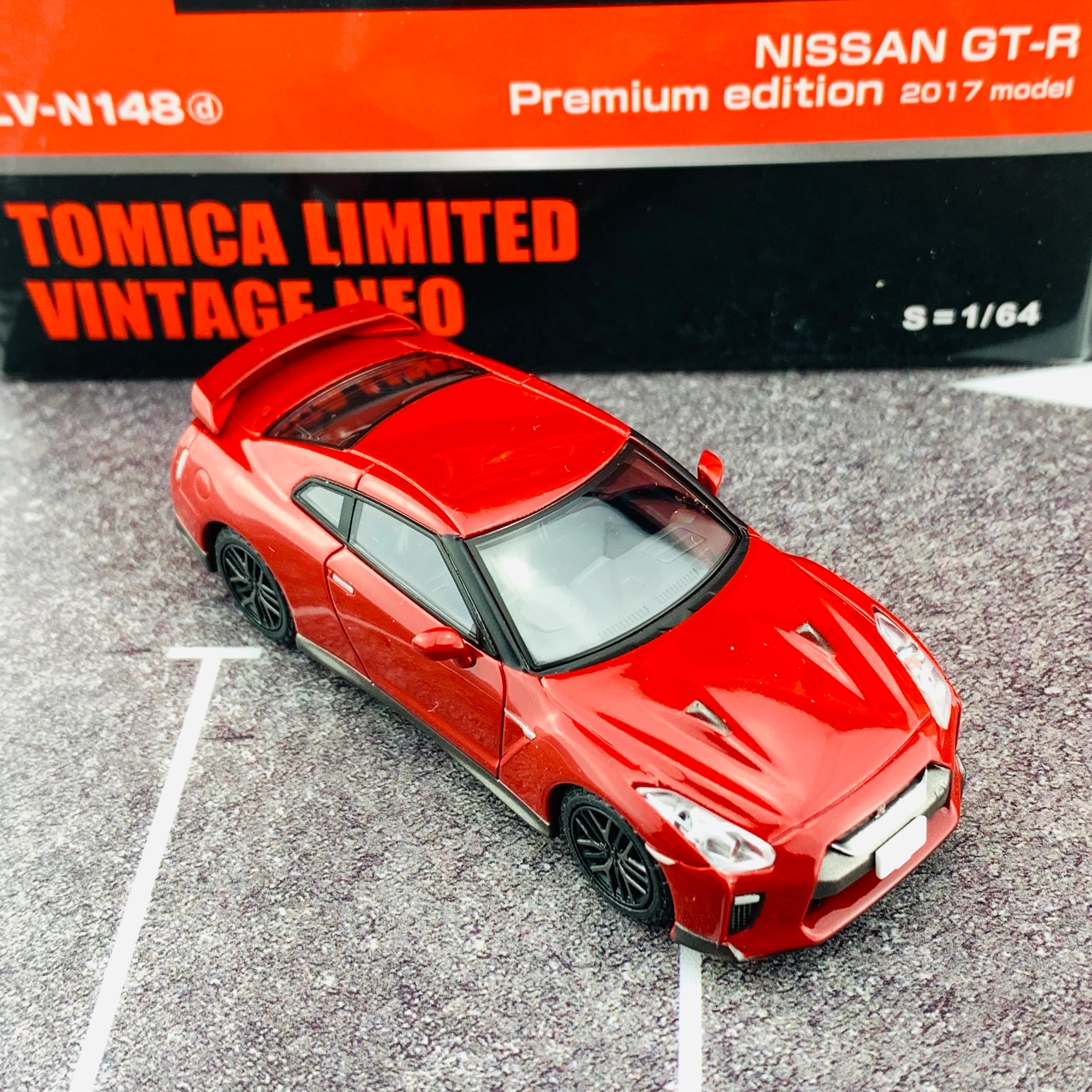 Tomica Limited Vintage Neo 1/64 Nissan GTR Premium Edition 2017 Model RED LV-N148d - Image 6