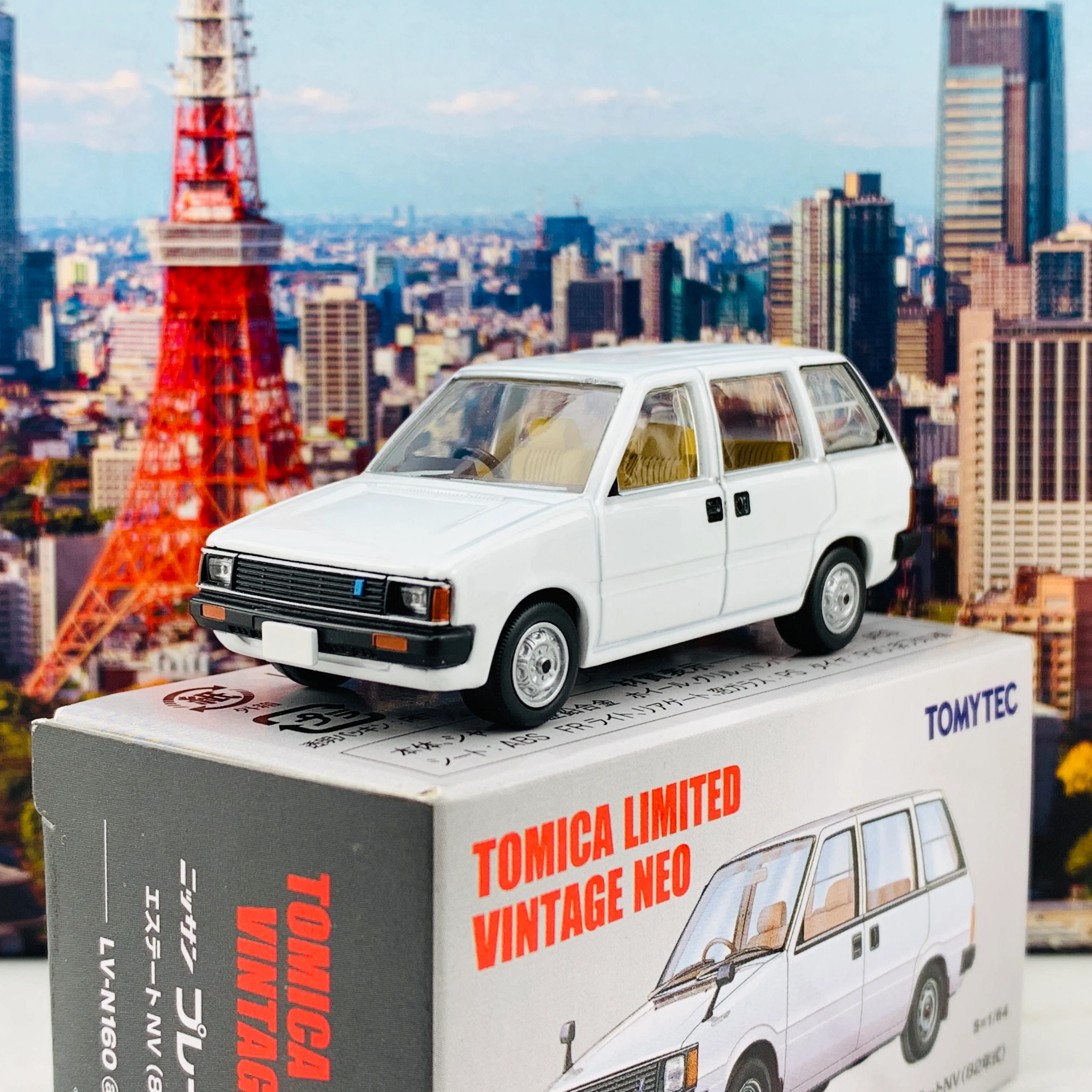 Tomica Limited Vintage Neo 1/64 Nissan Prairie Estate NV (1982) WHITE LV-N160a - Image 2