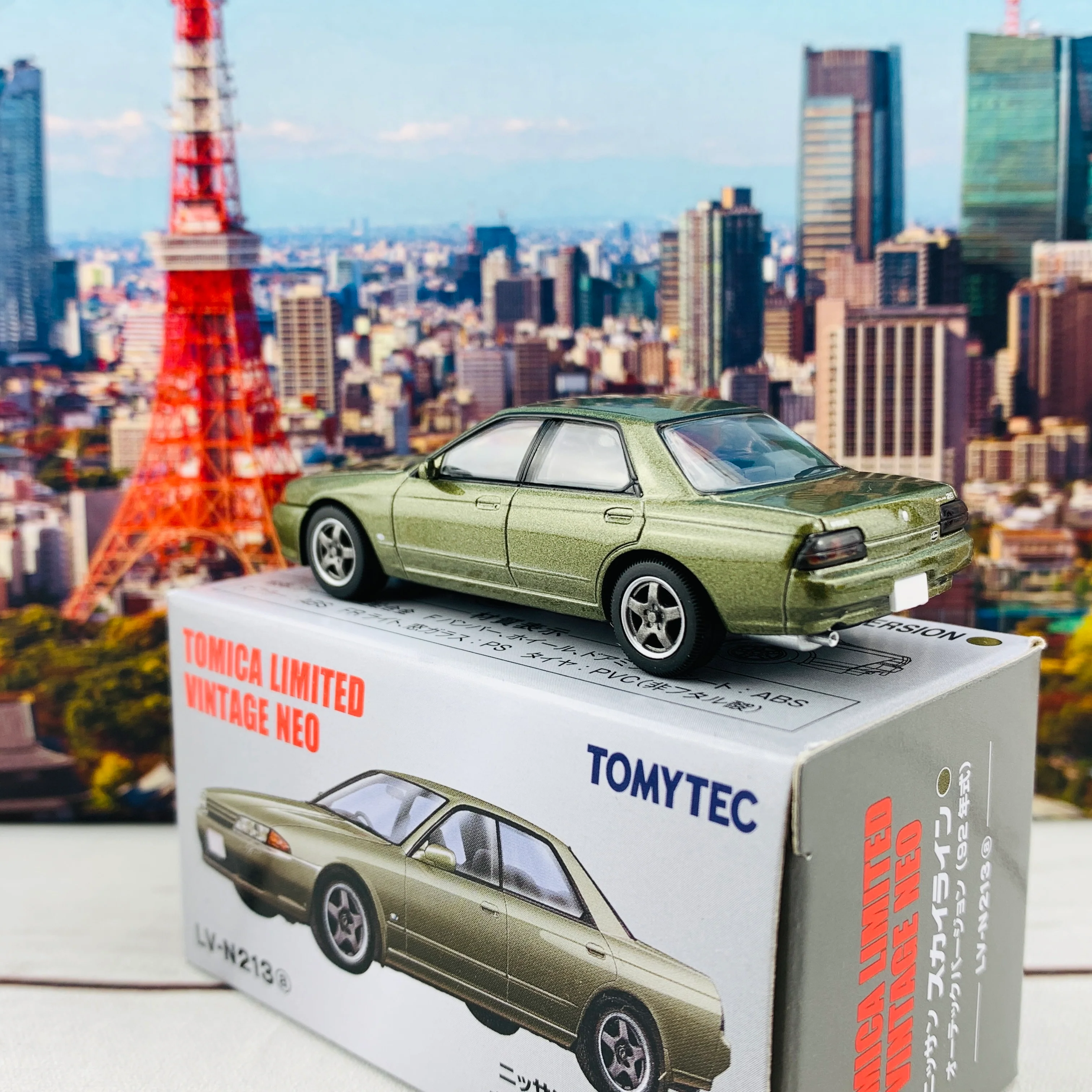 Tomica Limited Vintage Neo 1/64 Nissan Skyline Skyline Autech Version (1992) LV-N213a - Image 3