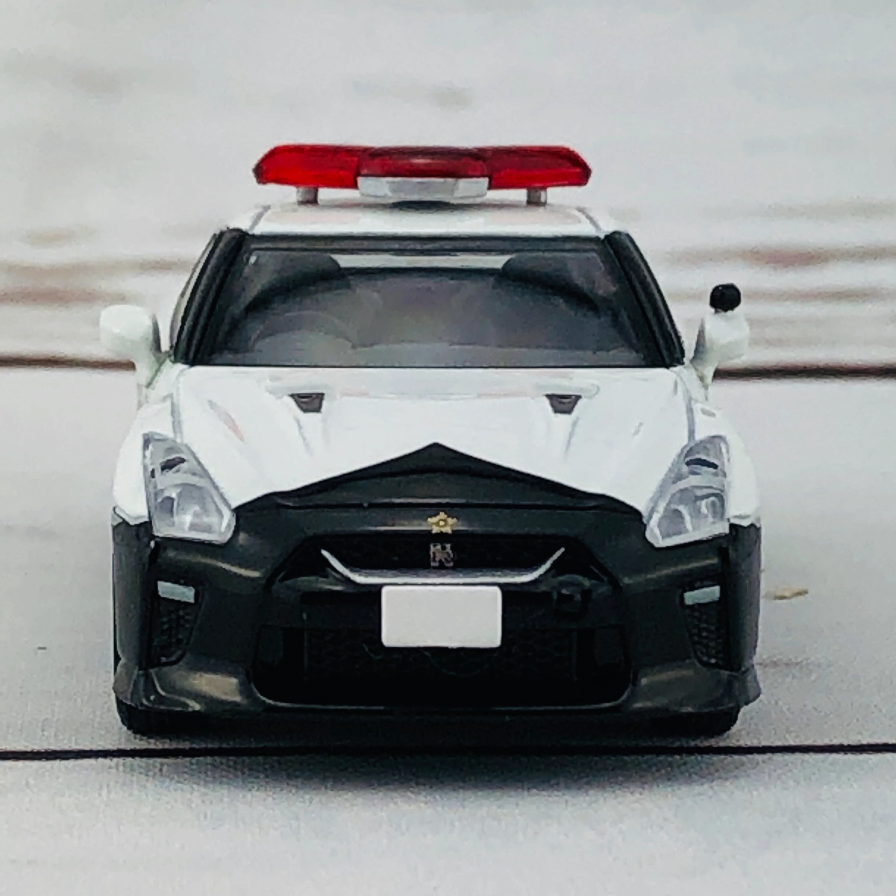 Tomica Limited Vintage Neo Tomytec GTR Police Car LV-N184a - Image 12