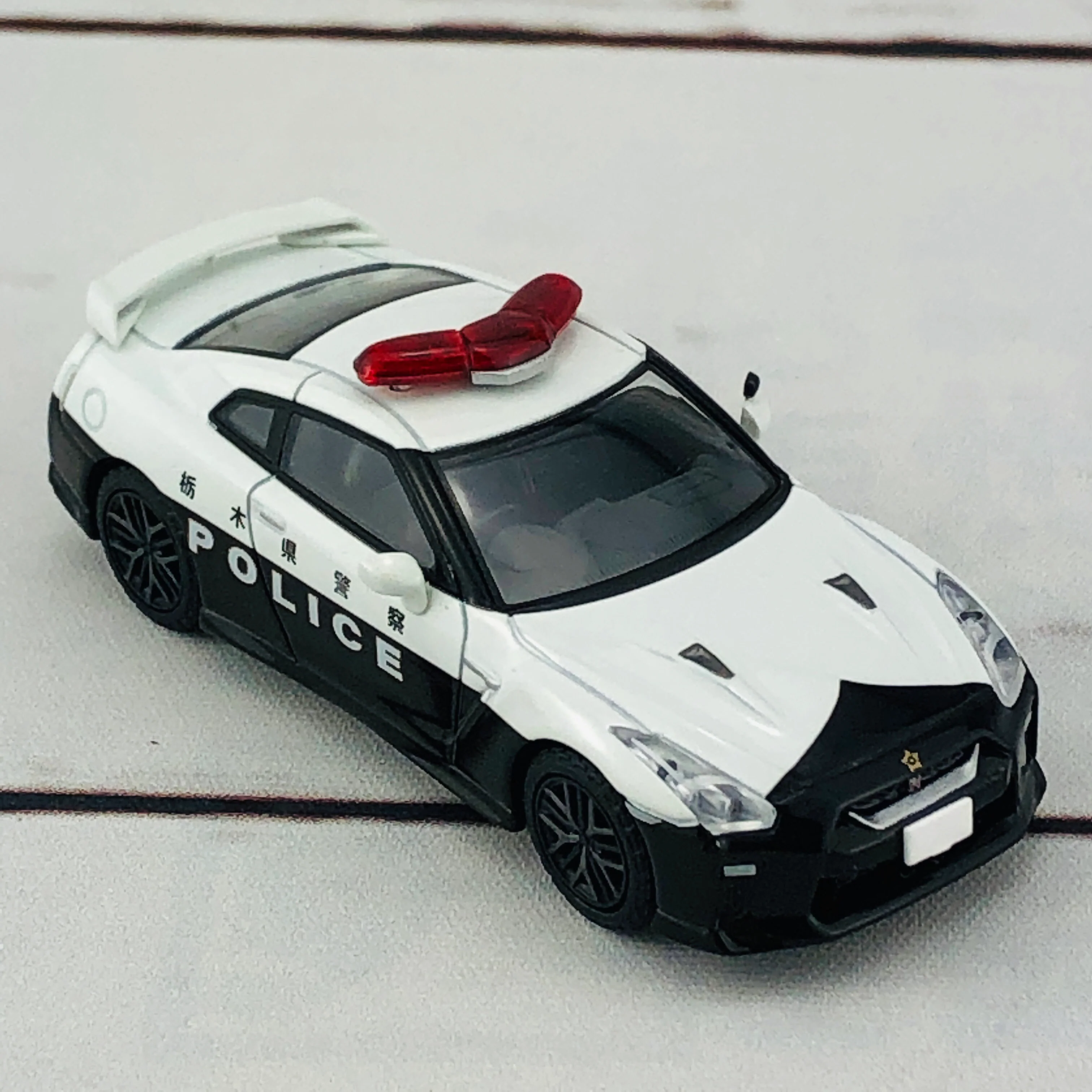 Tomica Limited Vintage Neo Tomytec GTR Police Car LV-N184a - Image 8