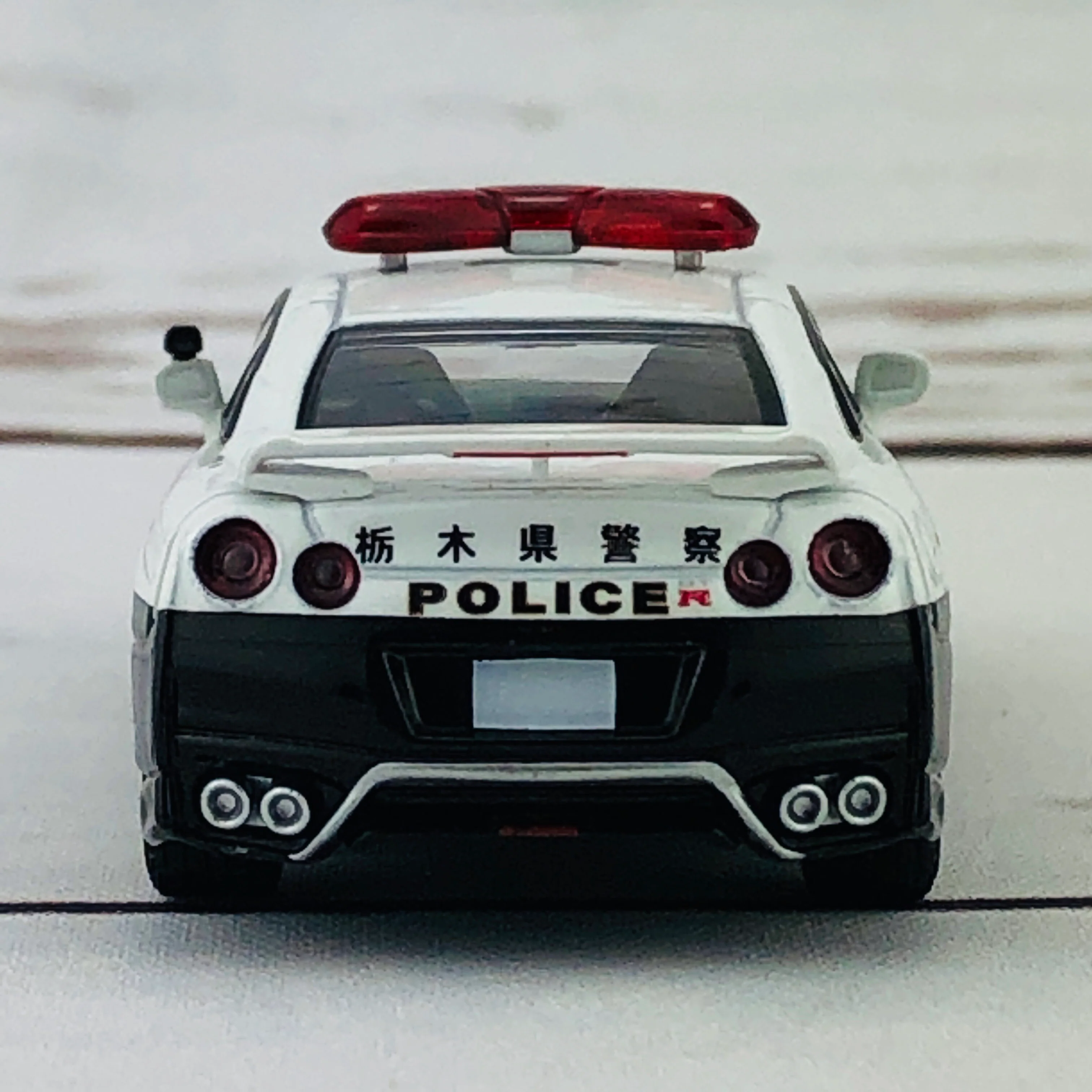 Tomica Limited Vintage Neo Tomytec GTR Police Car LV-N184a - Image 9