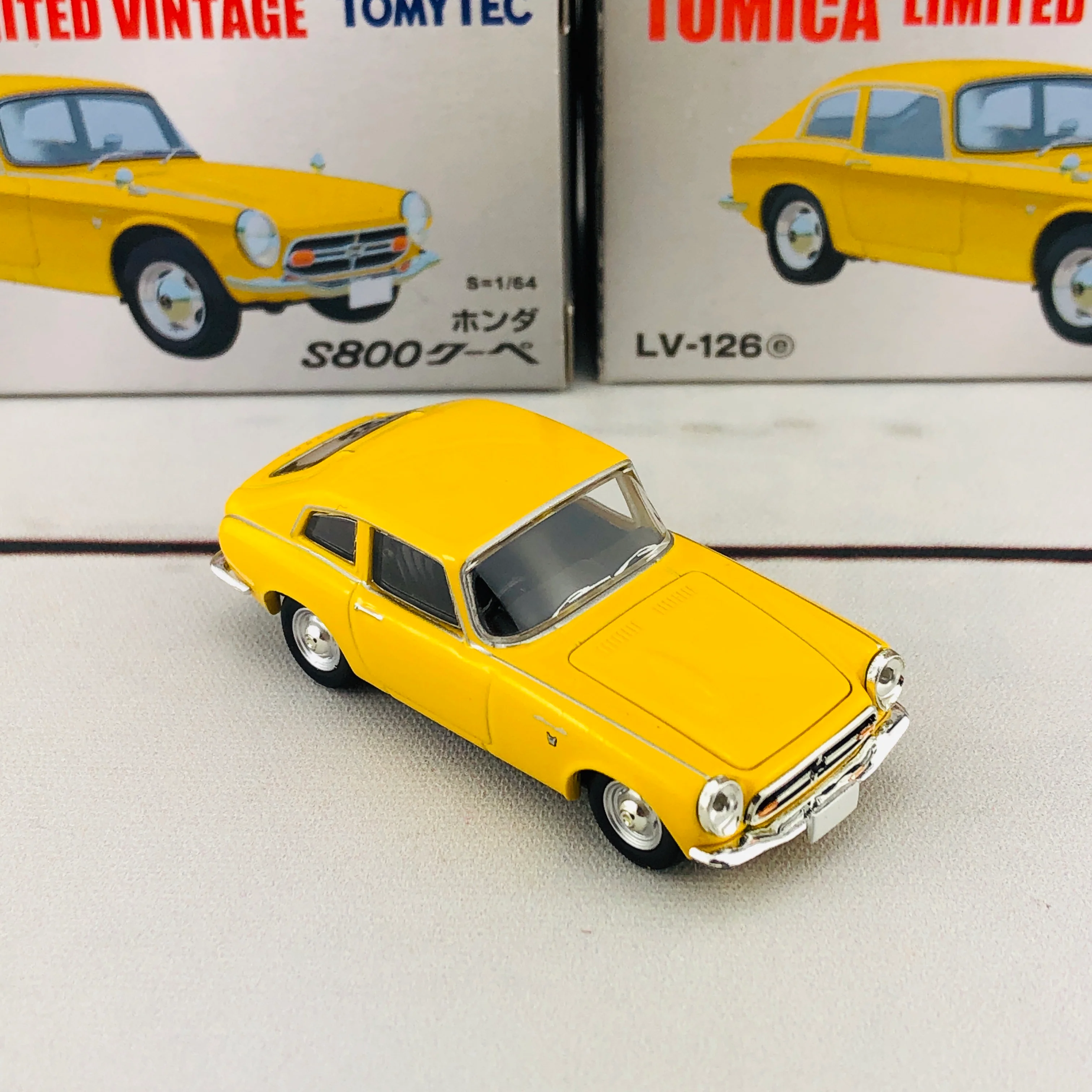 Tomica Limited Vintage 1/64 Honda S800 Coupe LV-126e - Image 6