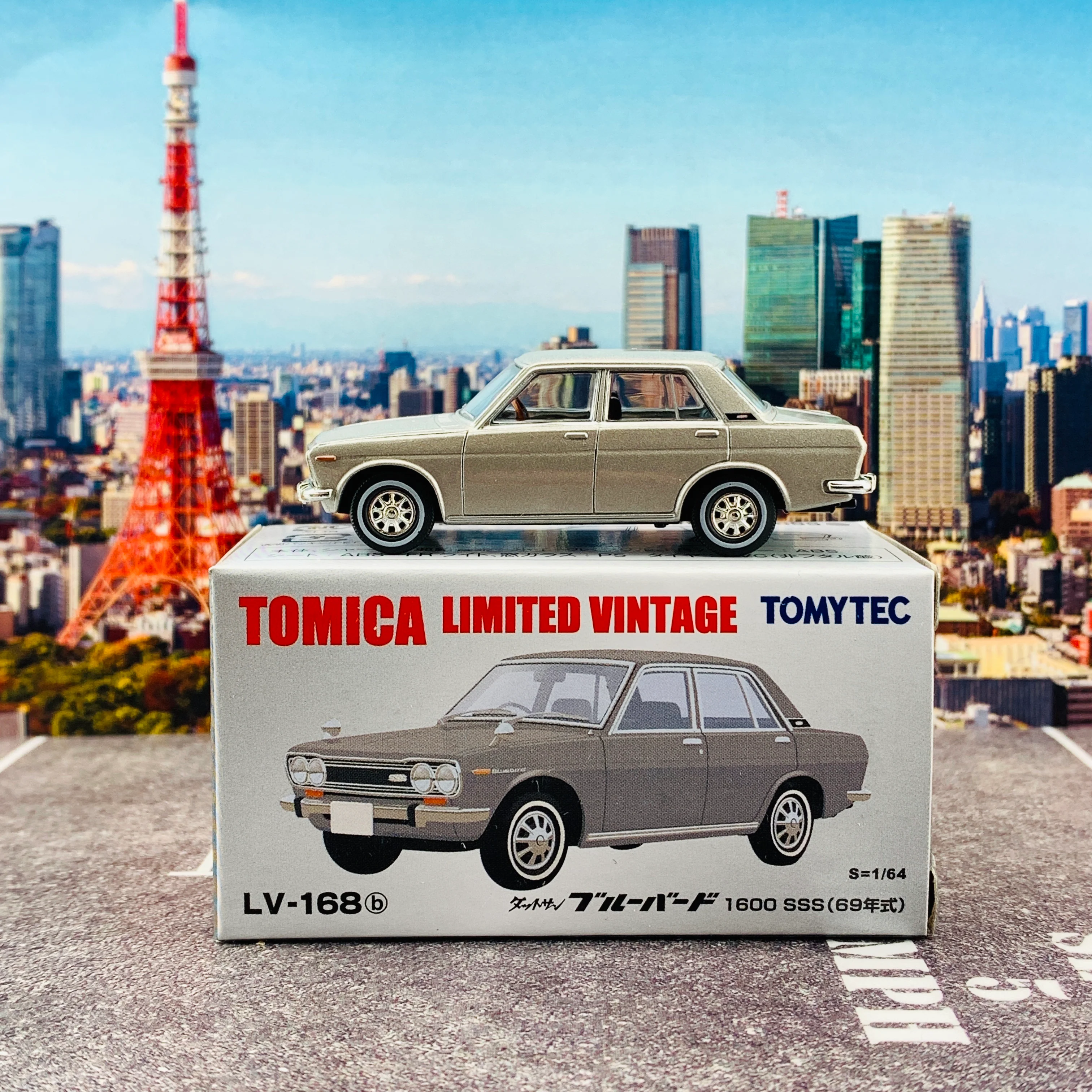Tomica Limited Vintage Tomytec 1/64 Datsun Bluebird 1600 SSS Grey LV-168b (1969) - Image 4