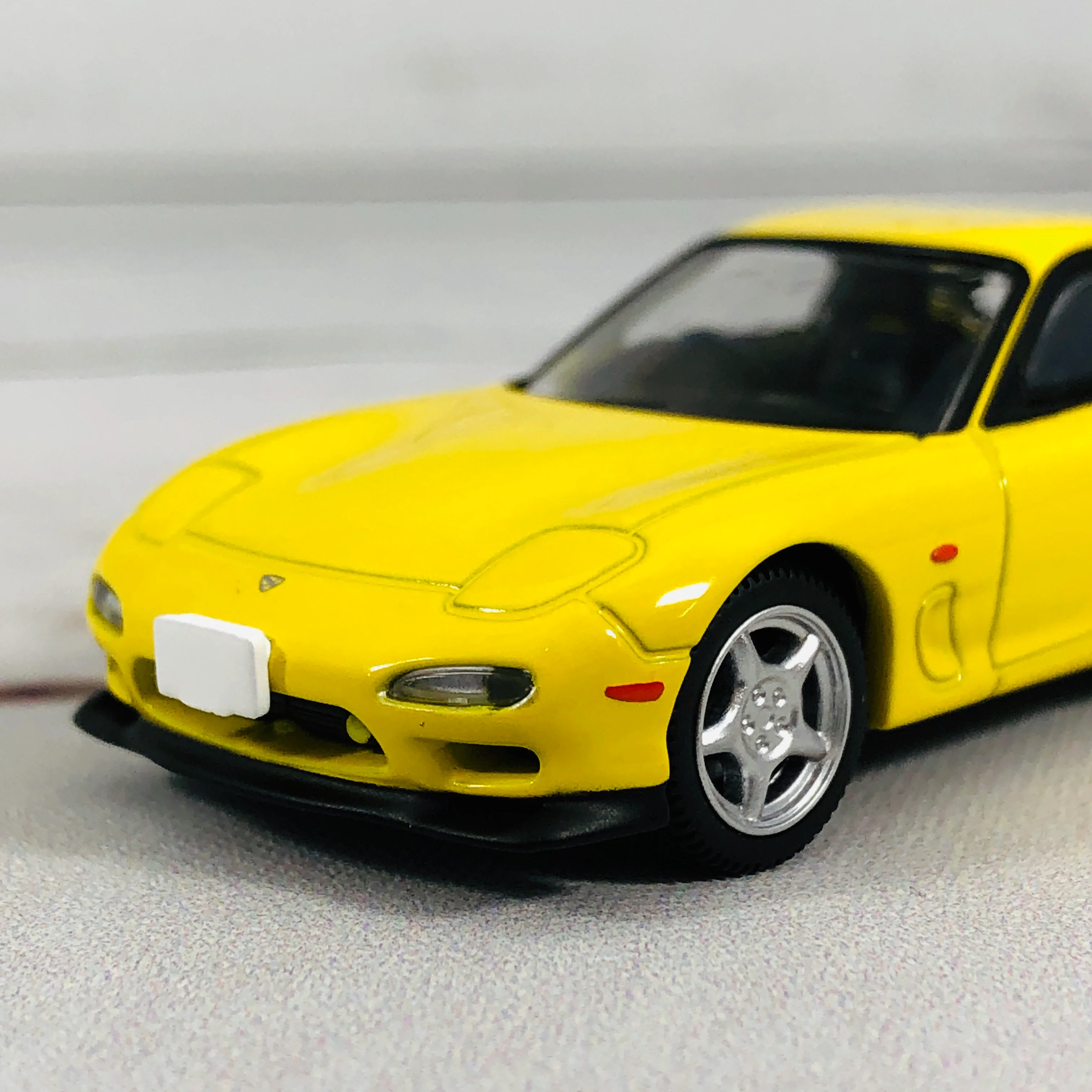Tomica Limited Vintage Tomytec RX7 Yellow LV-N174b - Image 4