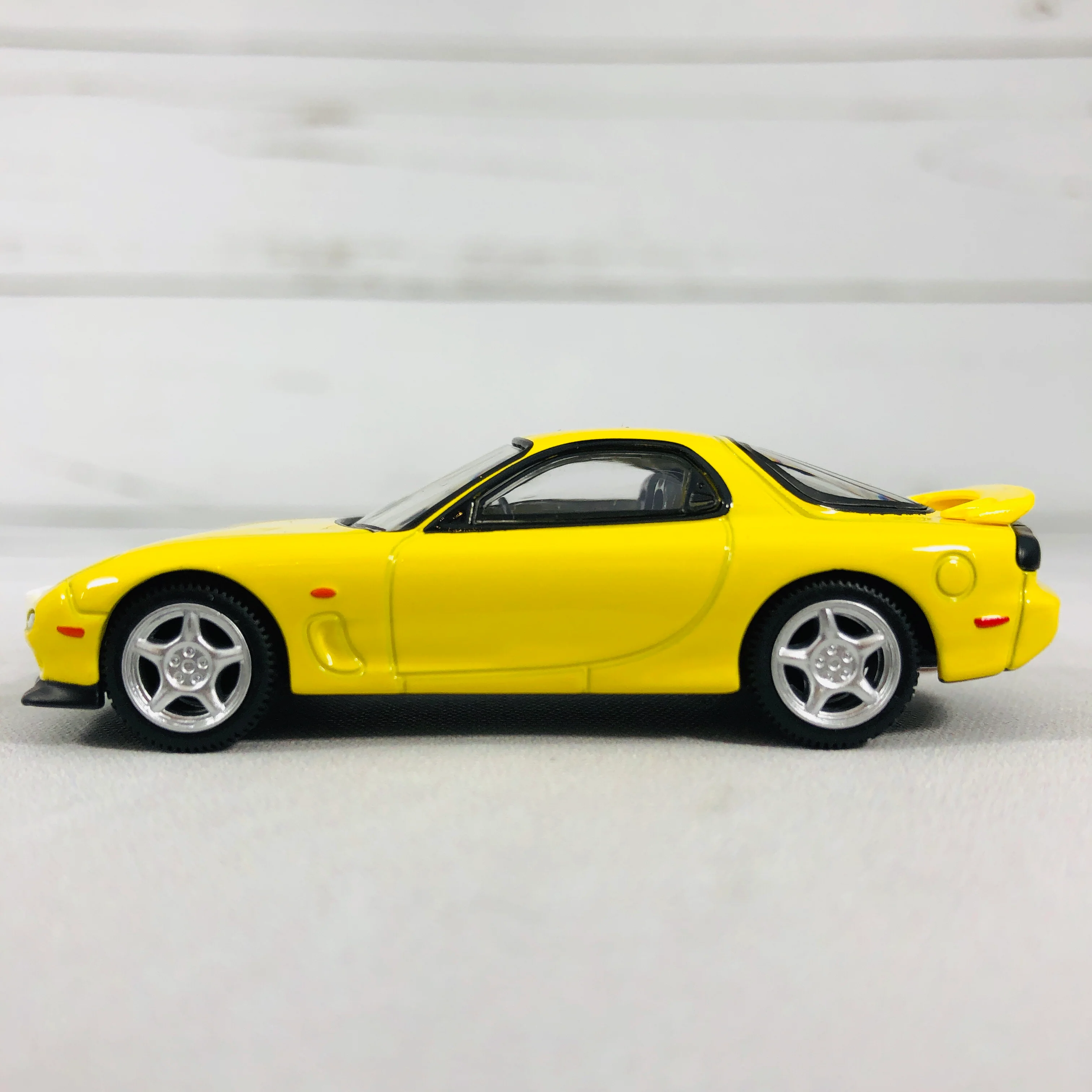 Tomica Limited Vintage Tomytec RX7 Yellow LV-N174b - Image 5