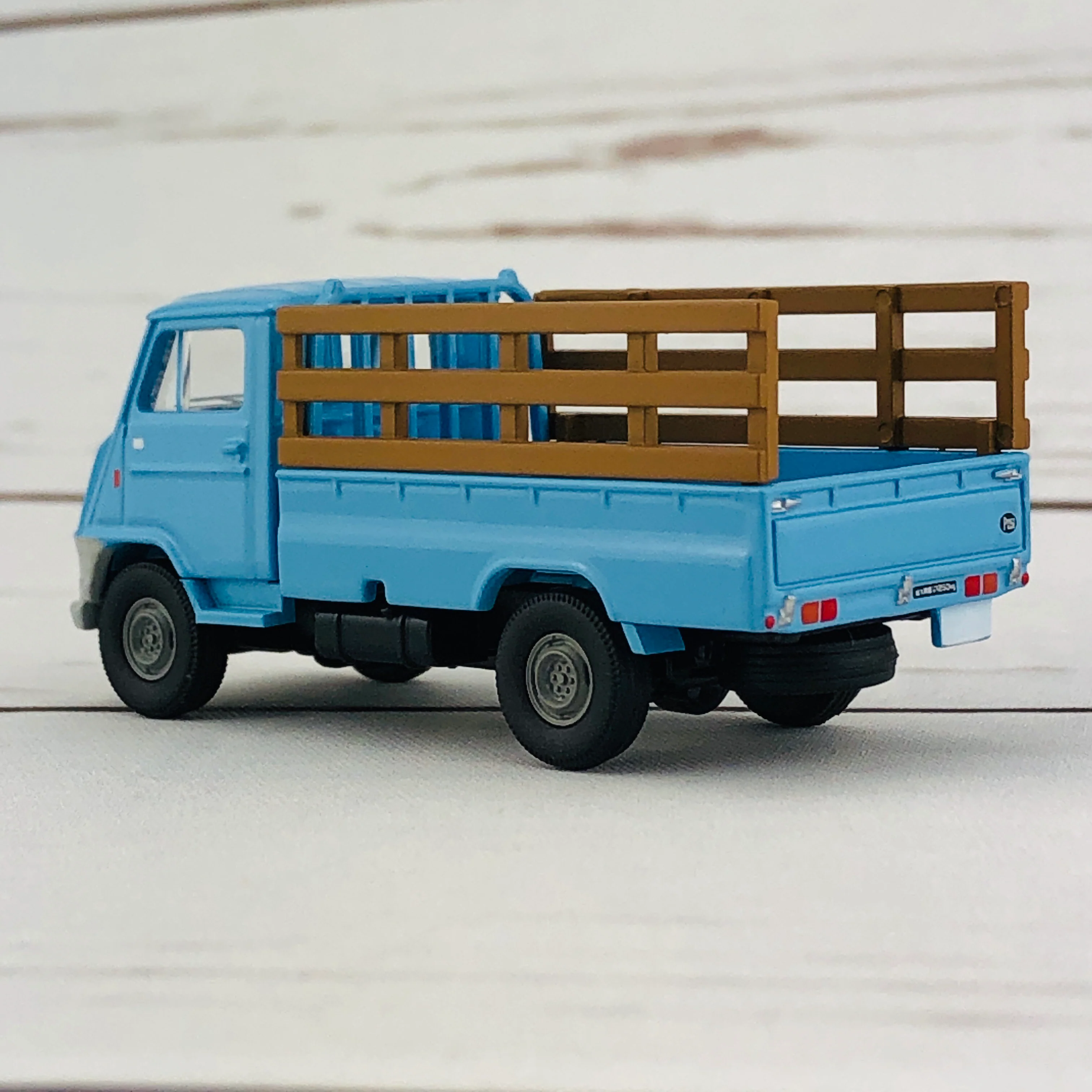 Tomica Limited Vintage Toyota Toyoace Livestock Truck LV-72b - Image 5