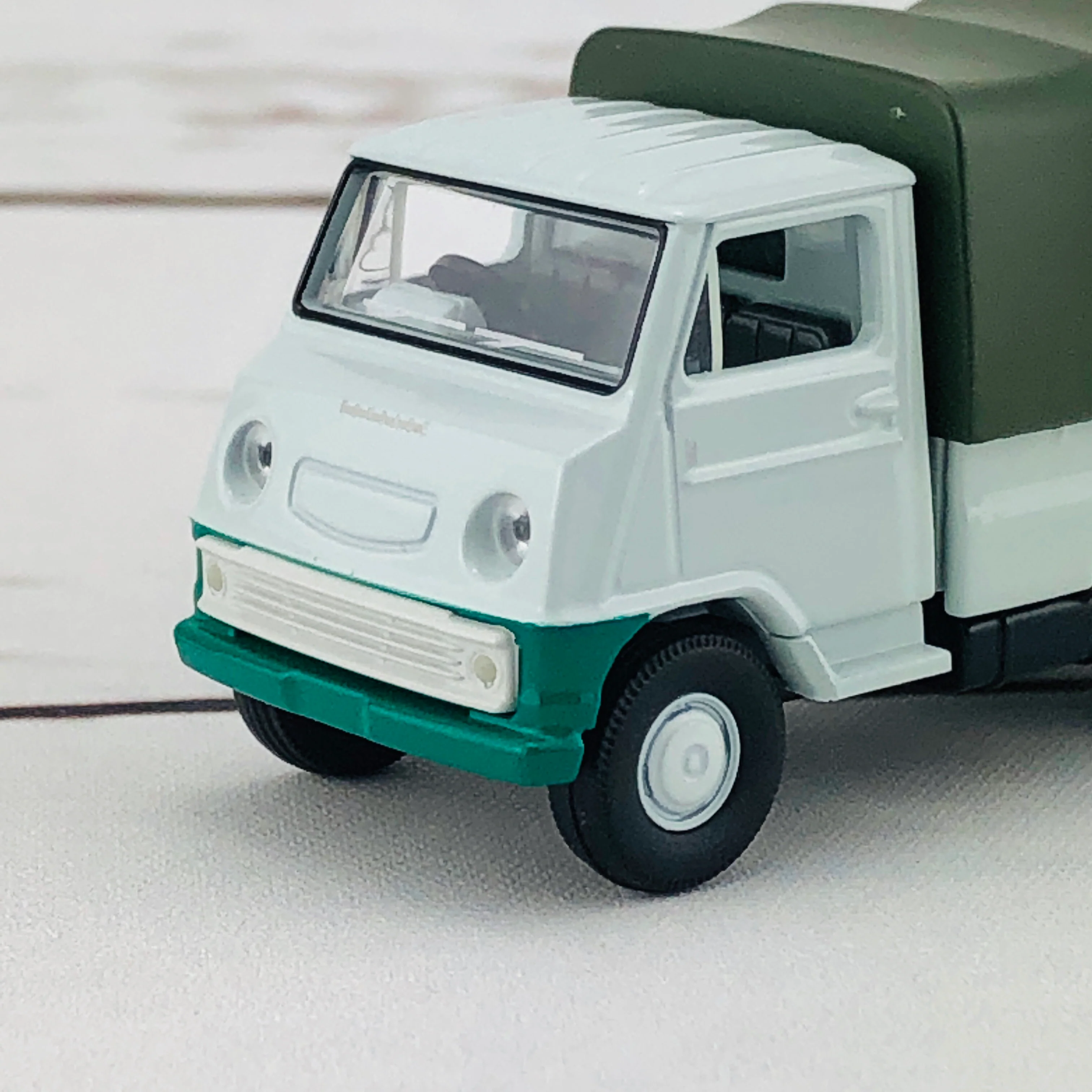 Tomica Limited Vintage Toyota Toyoace Truck LV-41f - Image 4