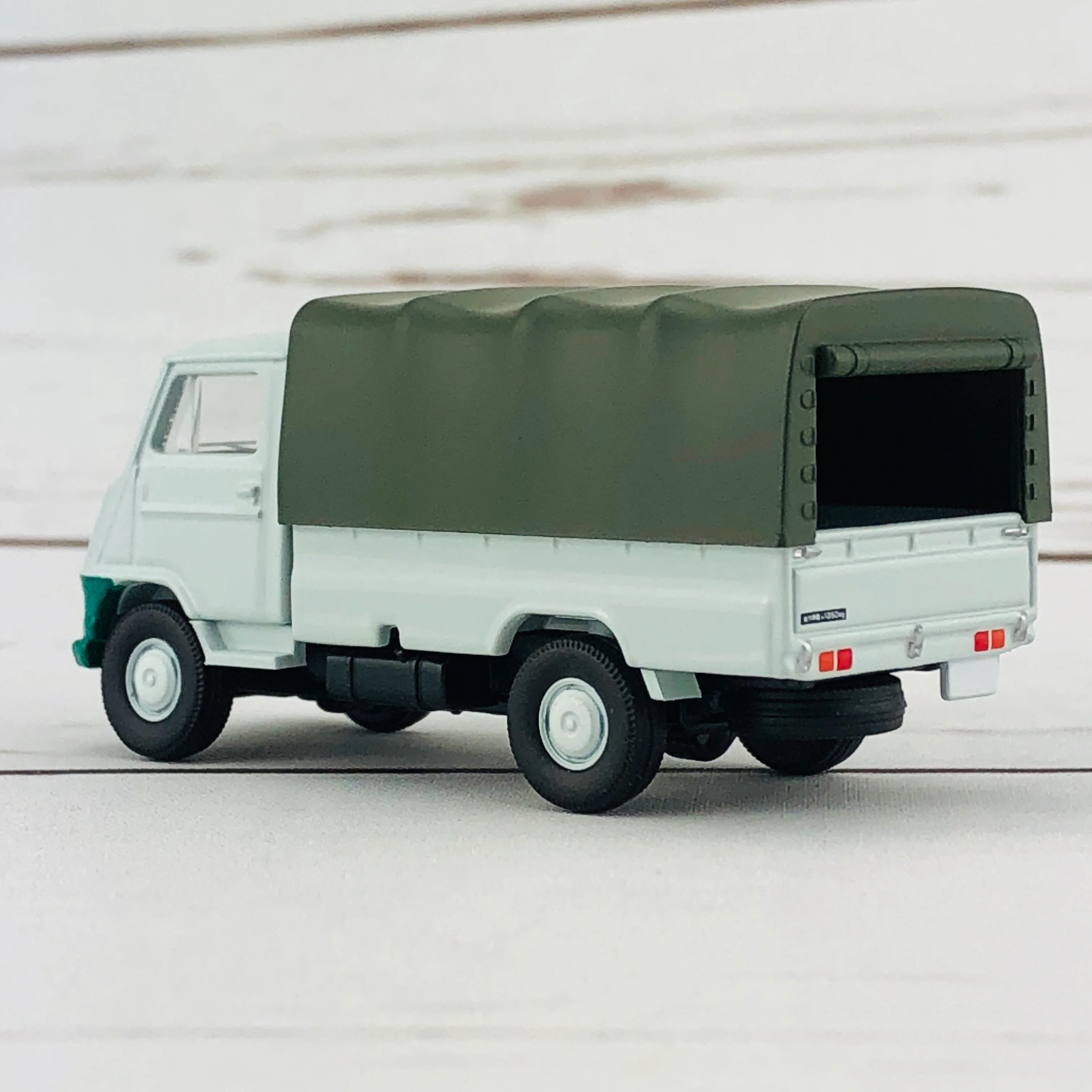 Tomica Limited Vintage Toyota Toyoace Truck LV-41f - Image 5