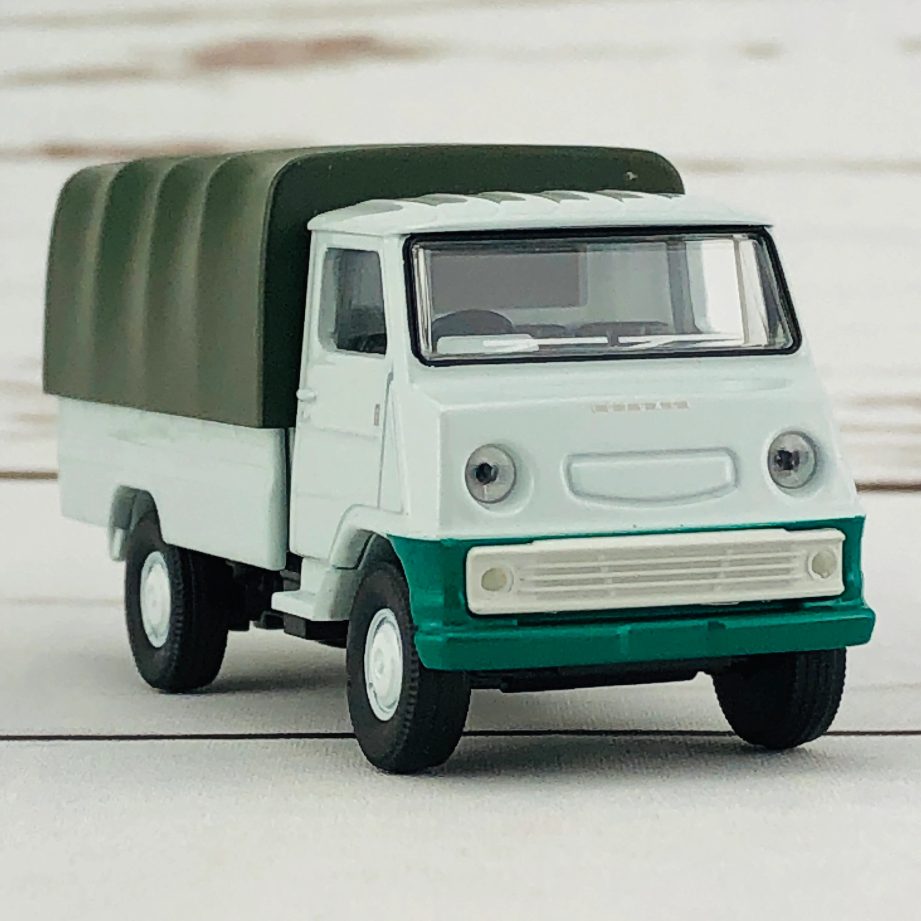 Tomica Limited Vintage Toyota Toyoace Truck LV-41f - Image 7