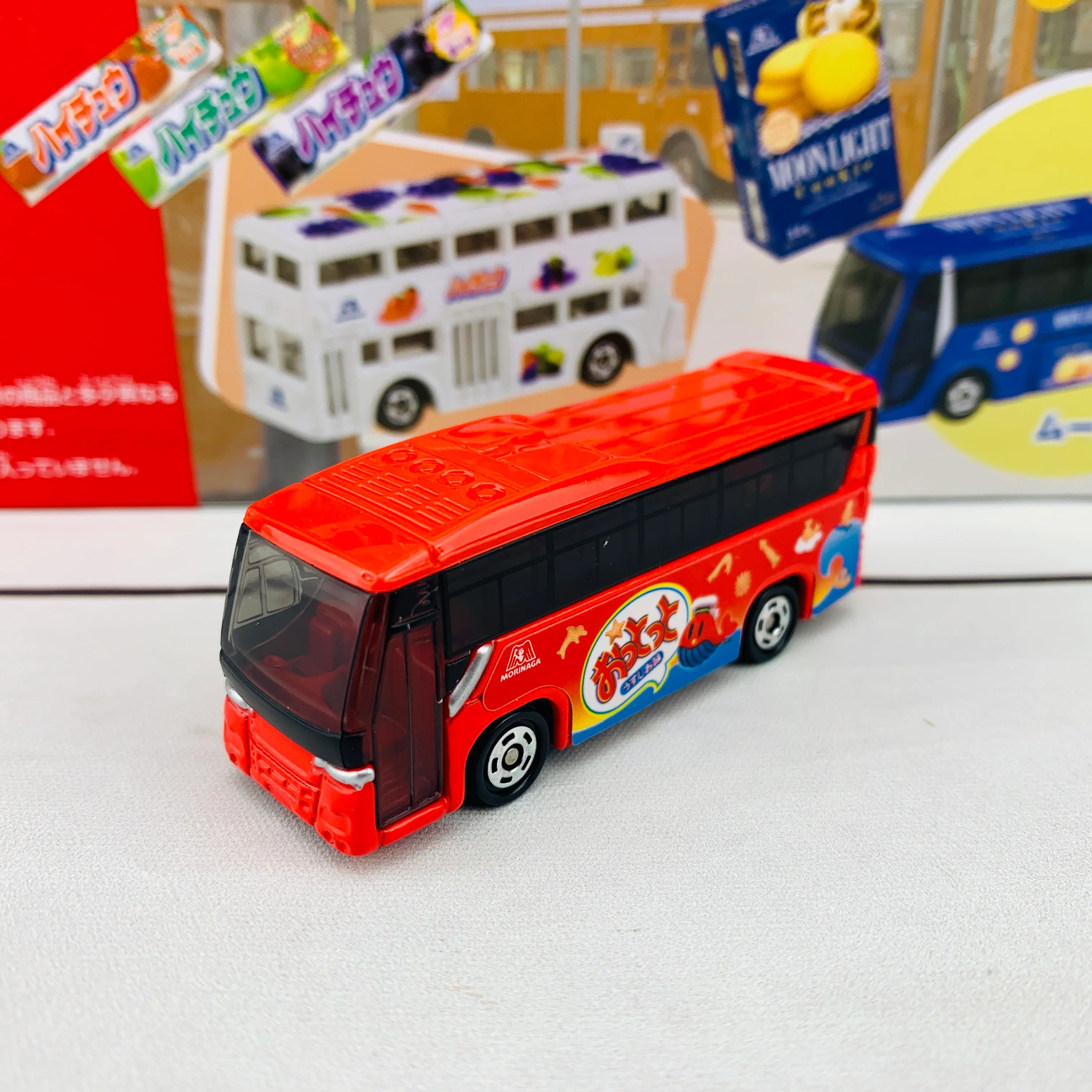 Tomica Morinaga Wrapping Bus Set - Image 3