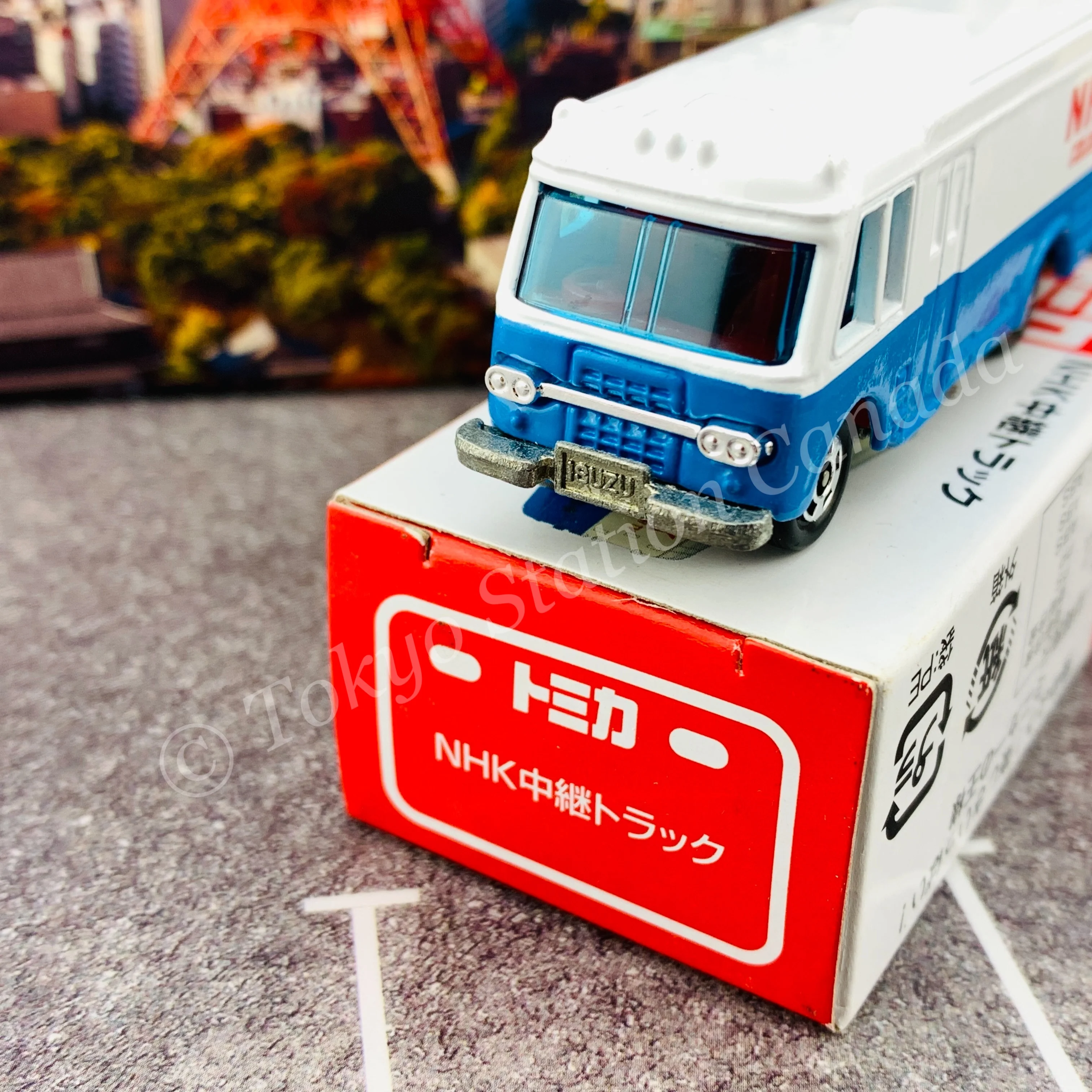 TOMICA NHK ISUZU BUS "NHK COLOR TV" 4988066189920 - Image 2