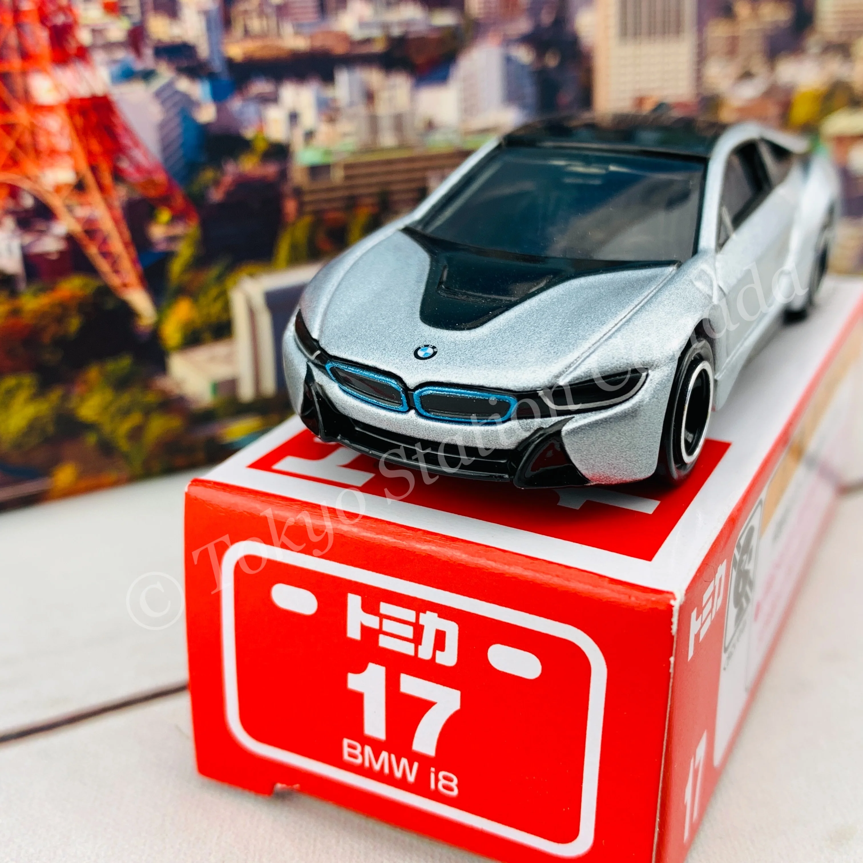 TOMICA 17 BMW i8 - Image 3