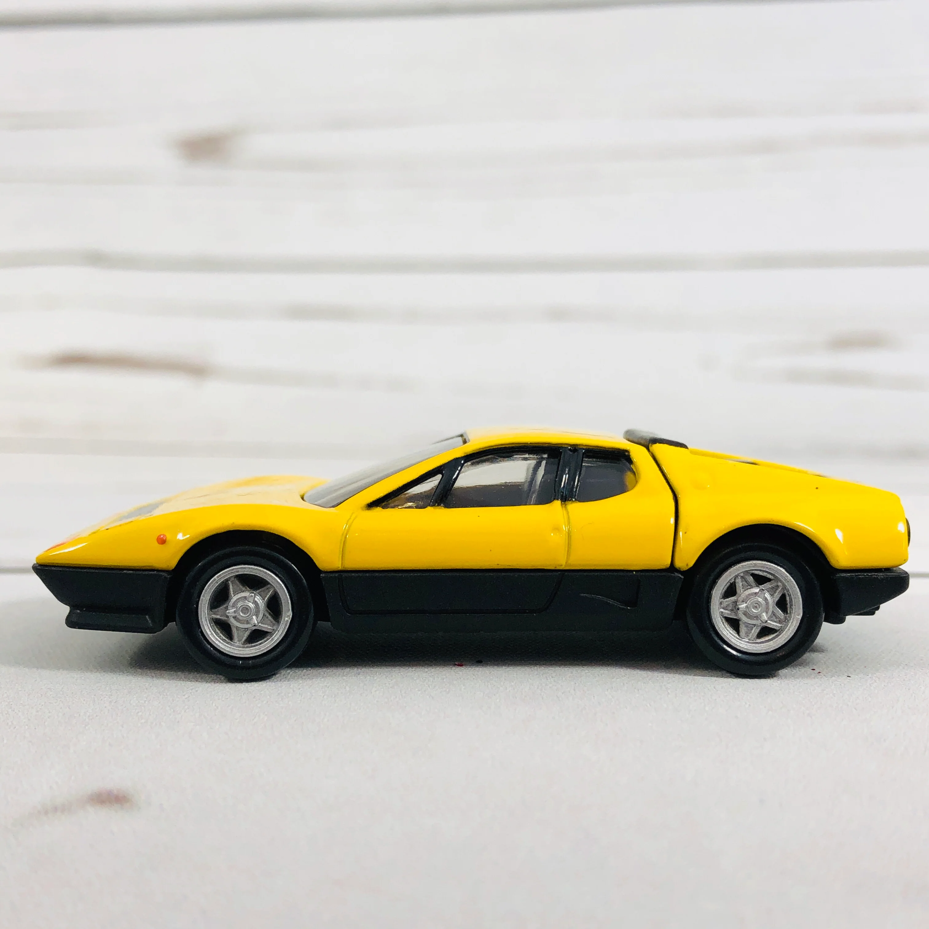 Tomica Premium 17 Ferrari 512 BB (Tomica Premium Release Commemorative Specificationトミカプレミアム発売記念仕様) - Image 5