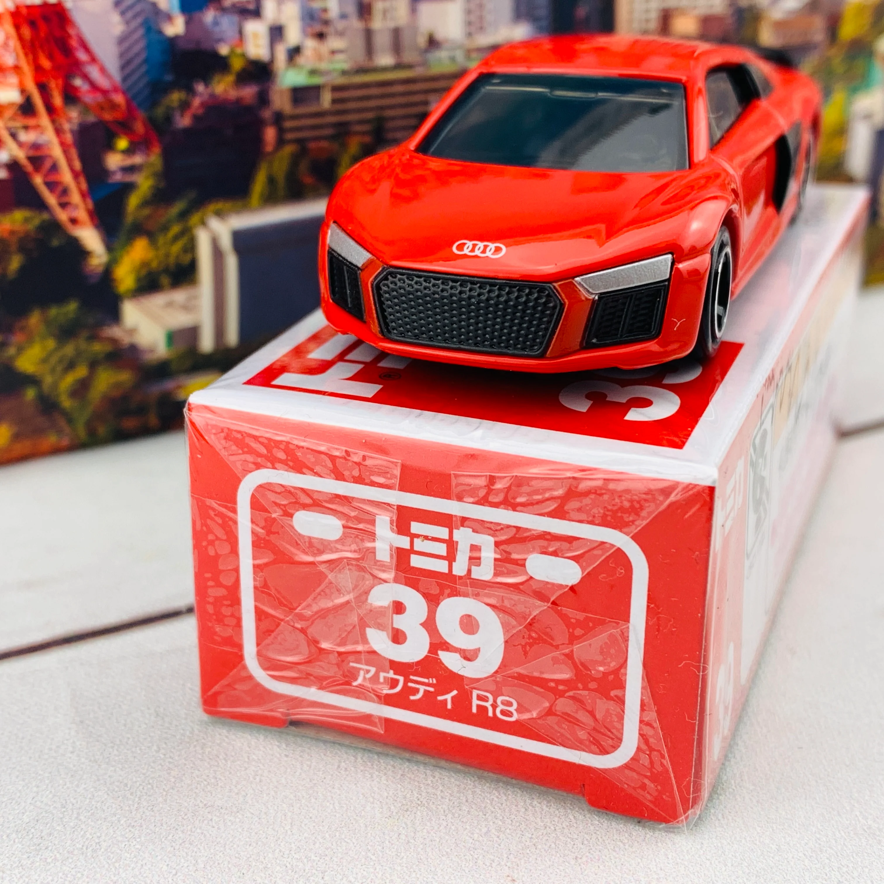 TOMICA 39 AUDI R8 - Image 3