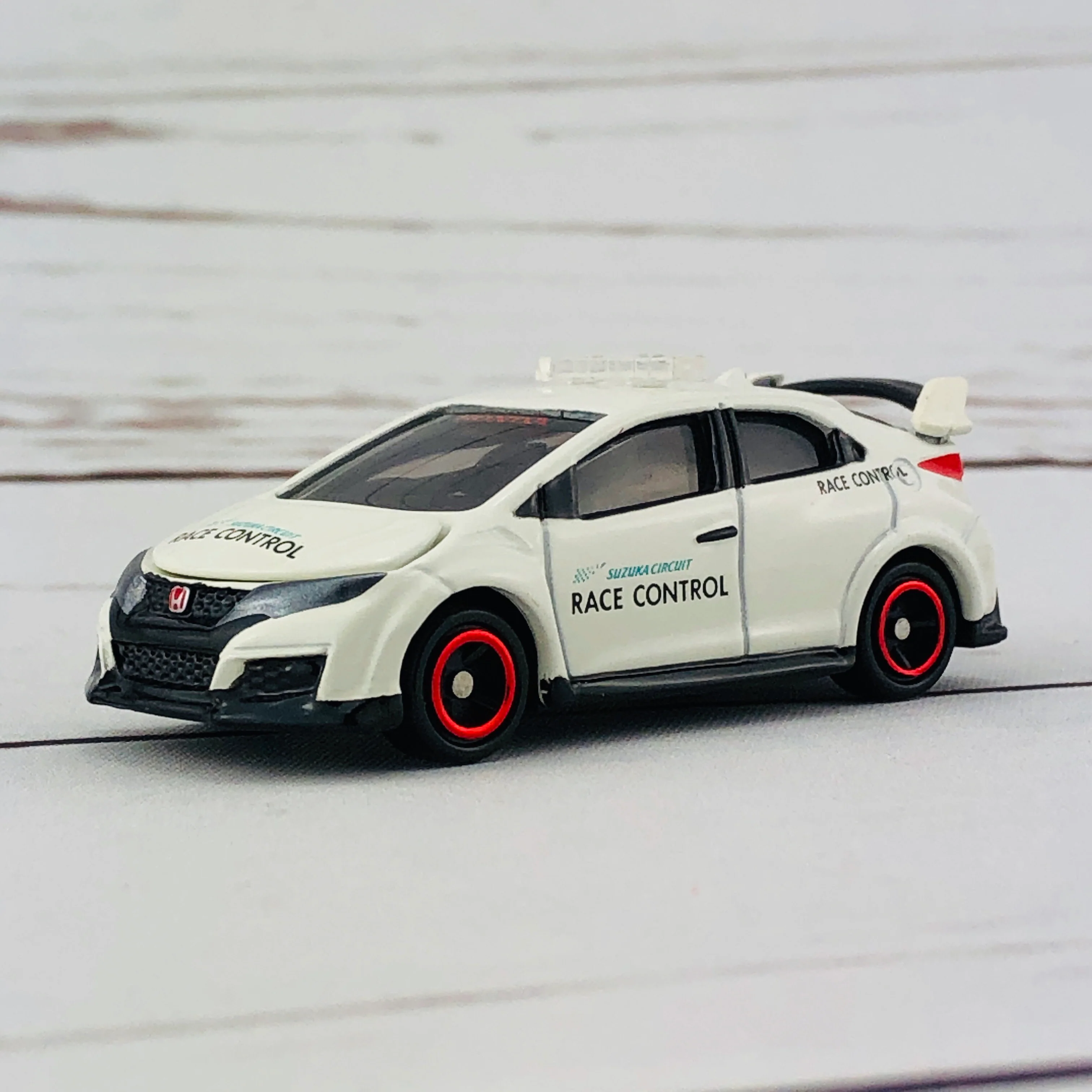 Tomica No.40 AEON Limited Honda Civic FK2 TYPE-R Suzuka Race Circuit Race Control Car - Image 2
