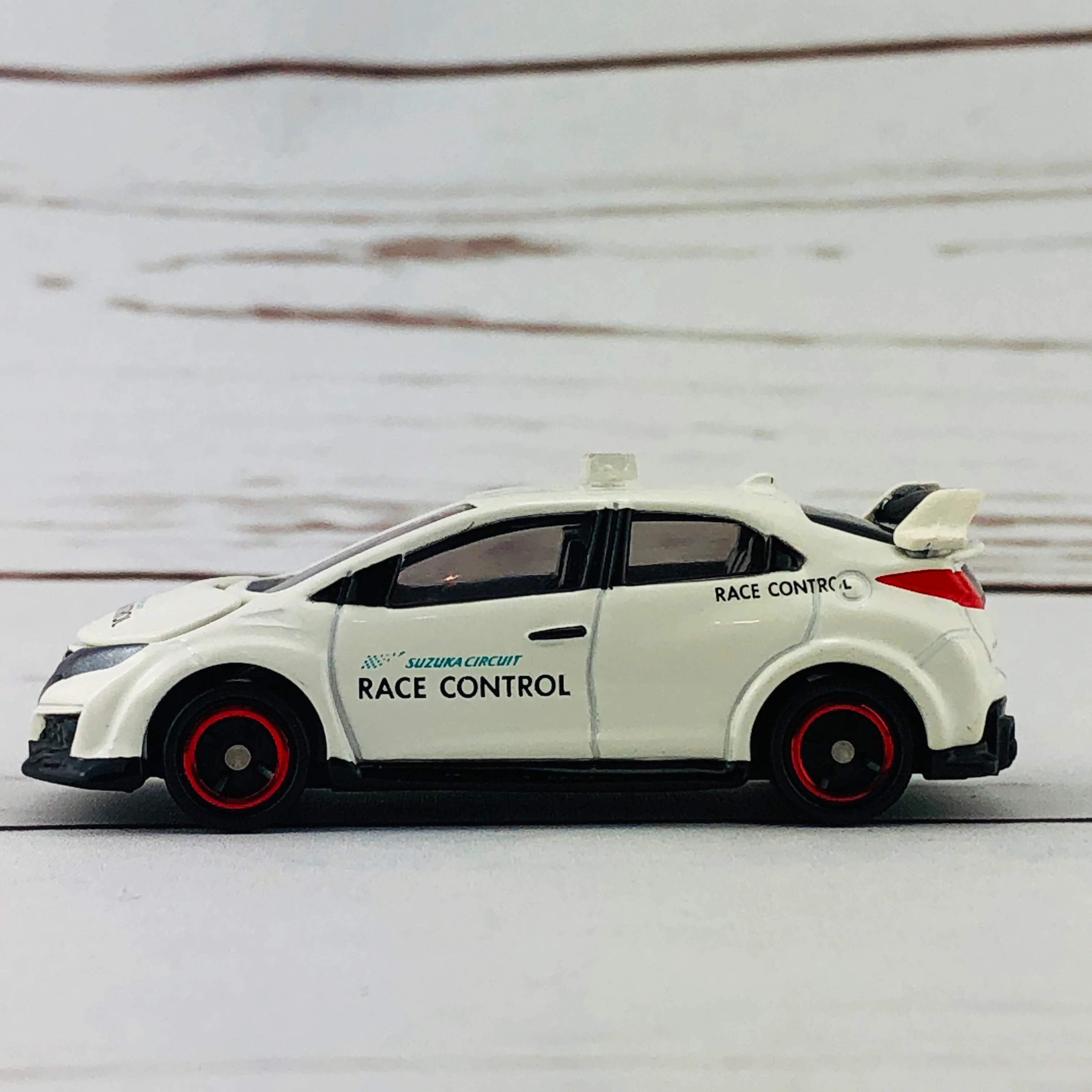 Tomica No.40 AEON Limited Honda Civic FK2 TYPE-R Suzuka Race Circuit Race Control Car - Image 3