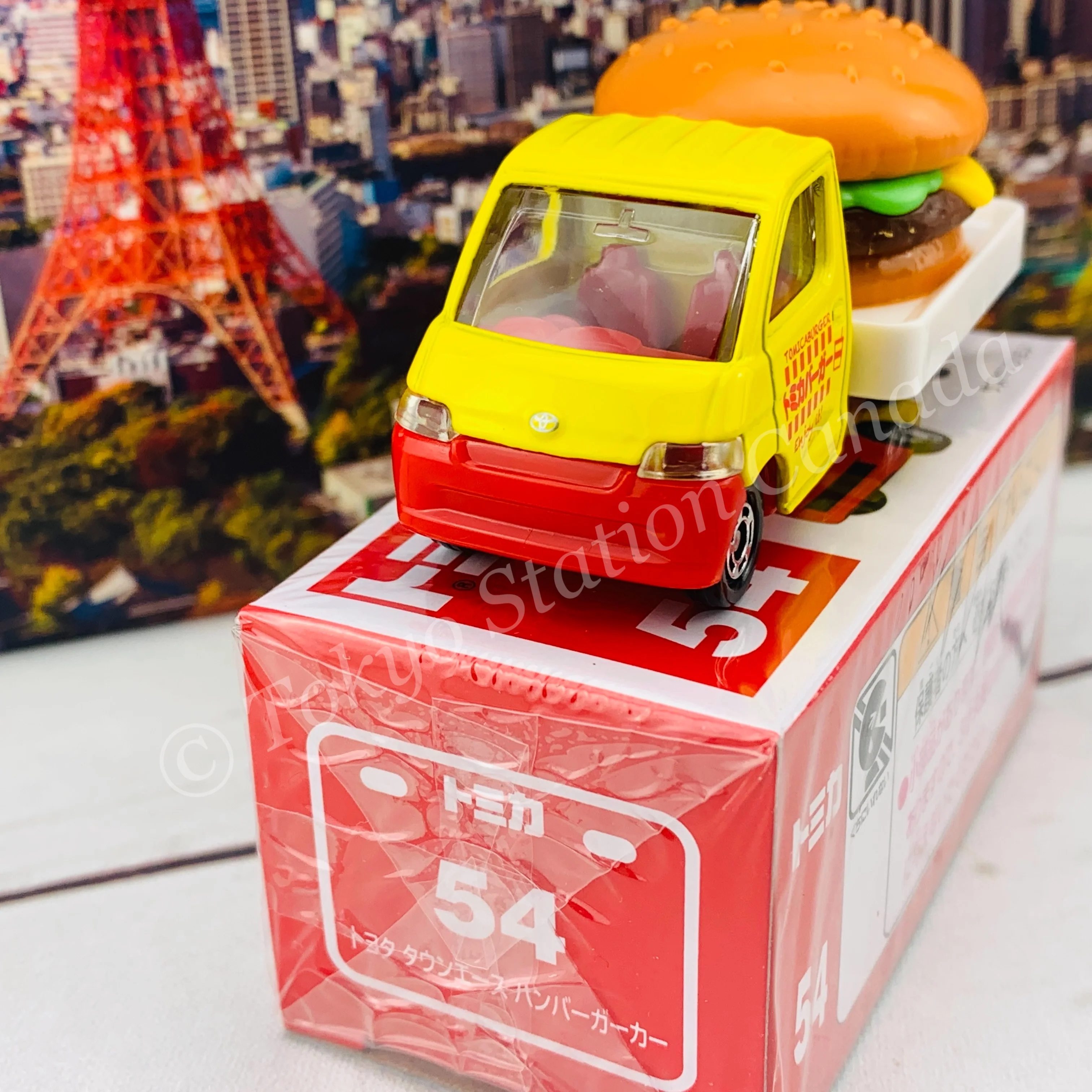 TOMICA 54 Toyota Town Ace Hamburger Car - Image 3