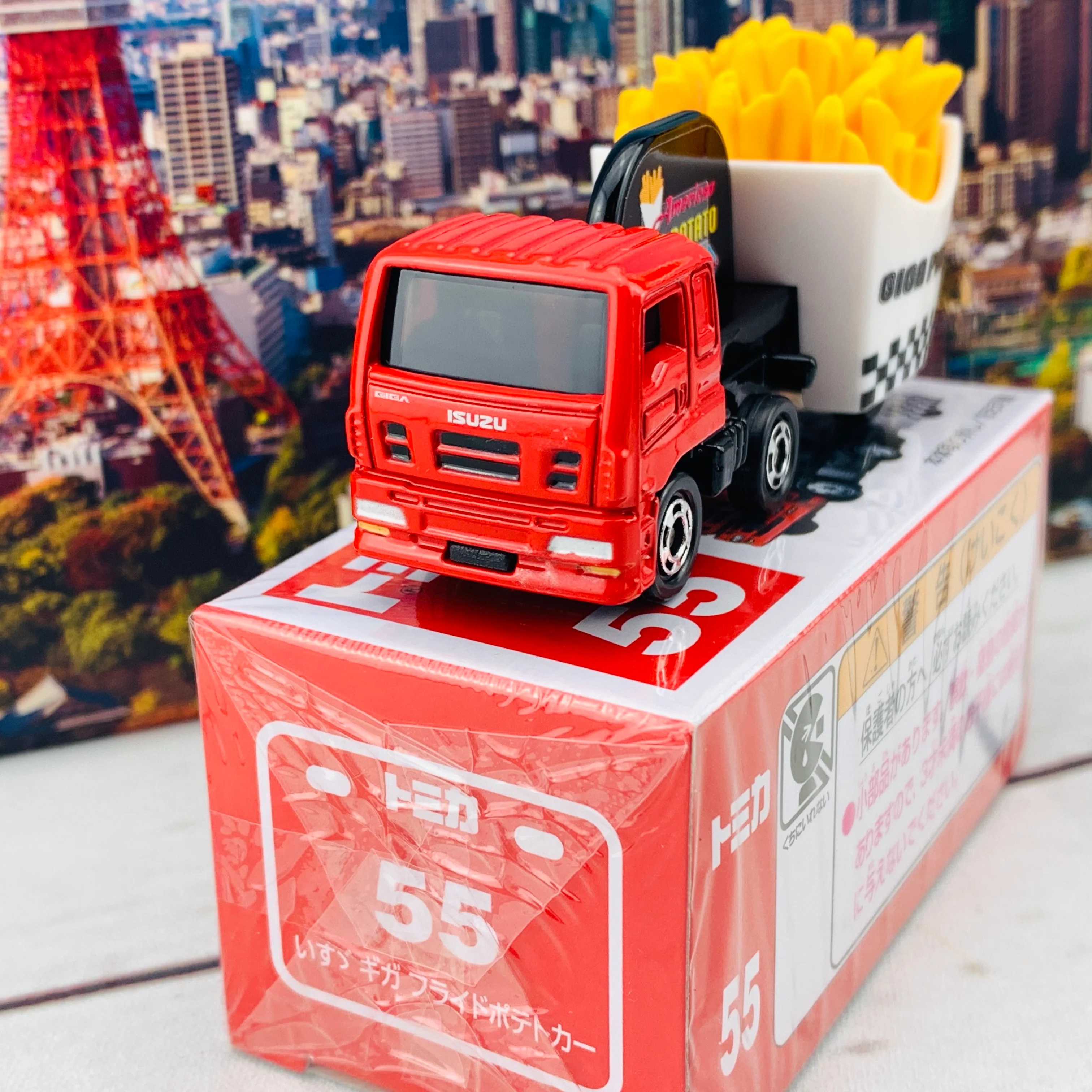 TOMICA 55 Isuzu Giga Fried Potato Car 4904810824626 - Image 3