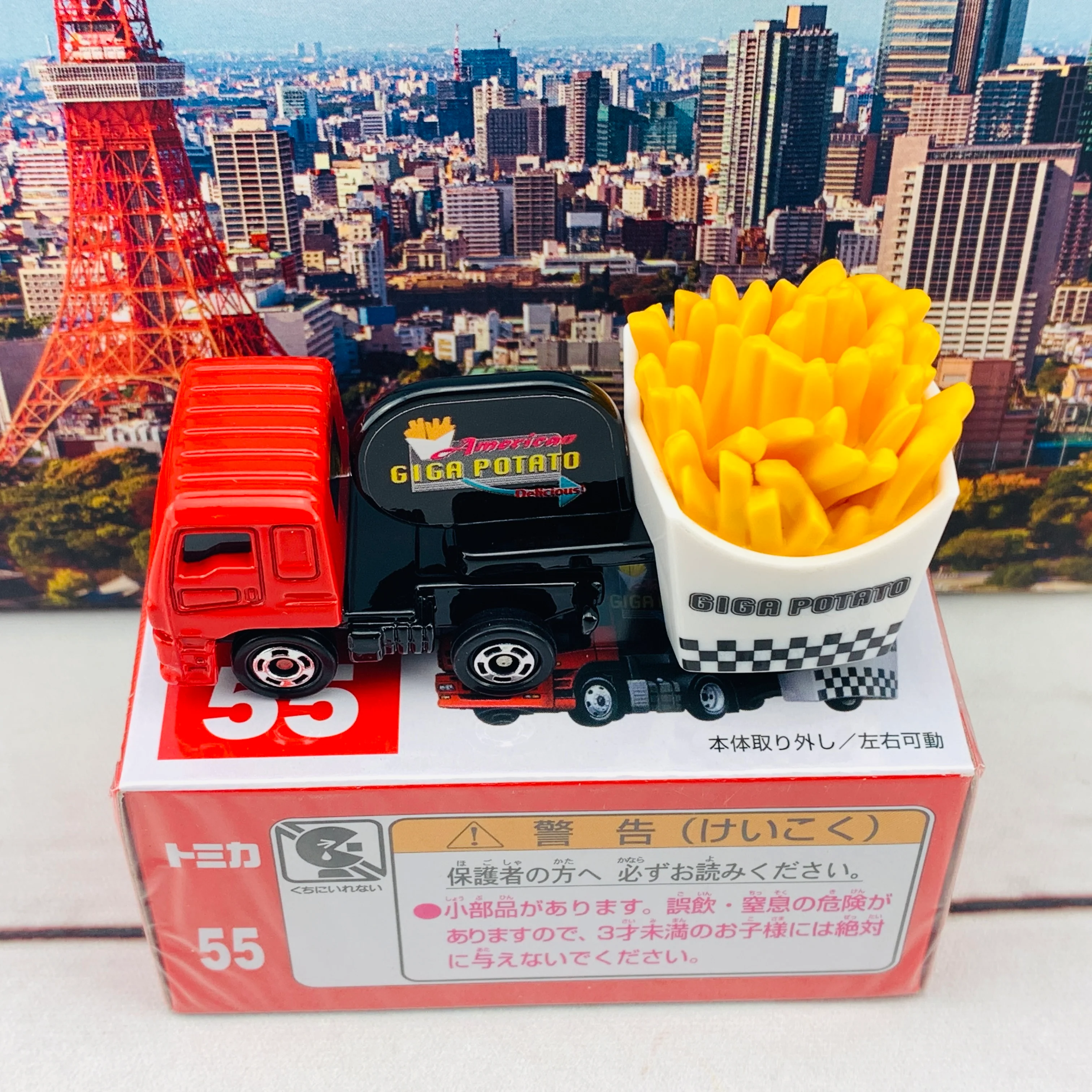 TOMICA 55 Isuzu Giga Fried Potato Car 4904810824626 - Image 4