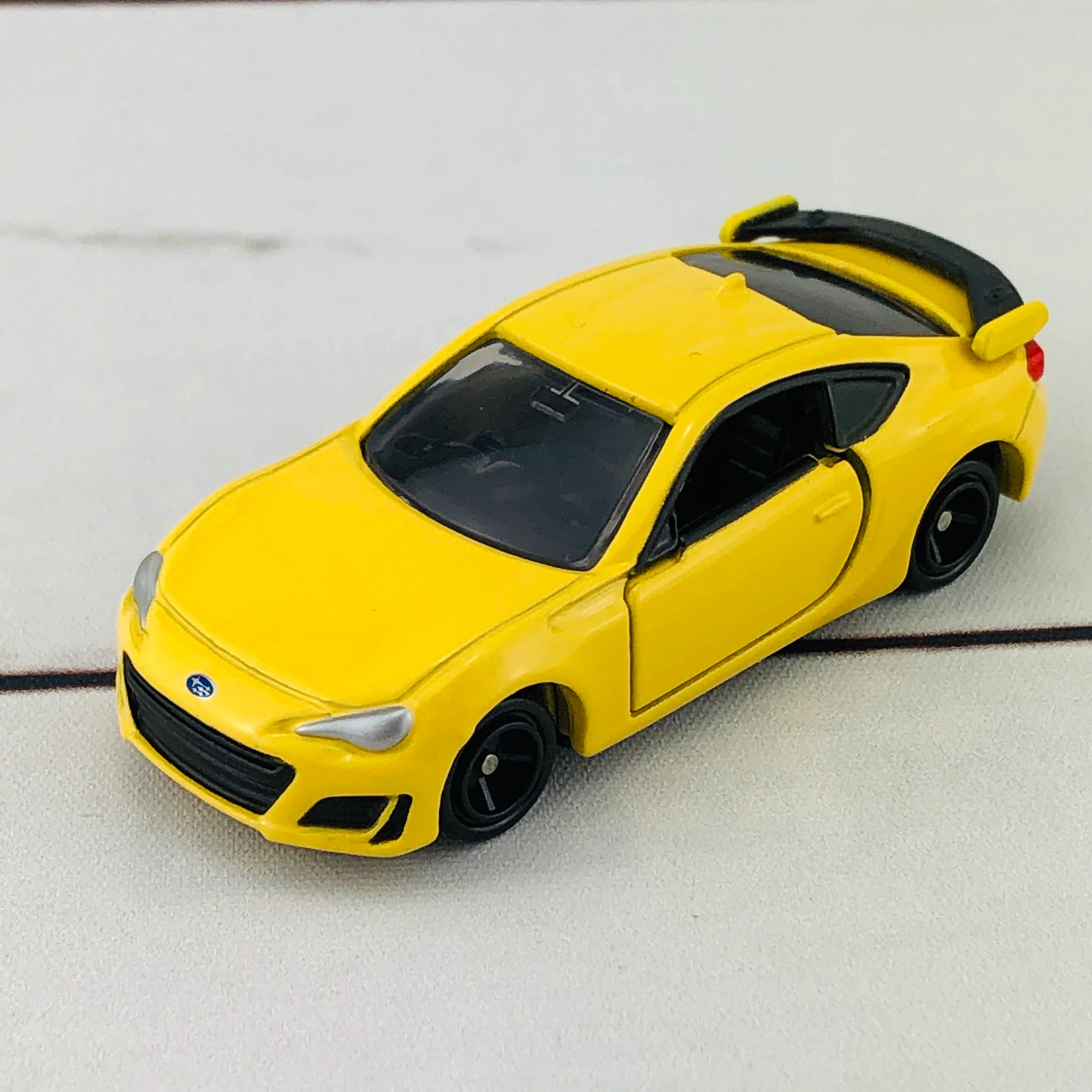 TOMICA 6 Subaru BRZ Yellow First Edition (初回特別仕様) - Image 4
