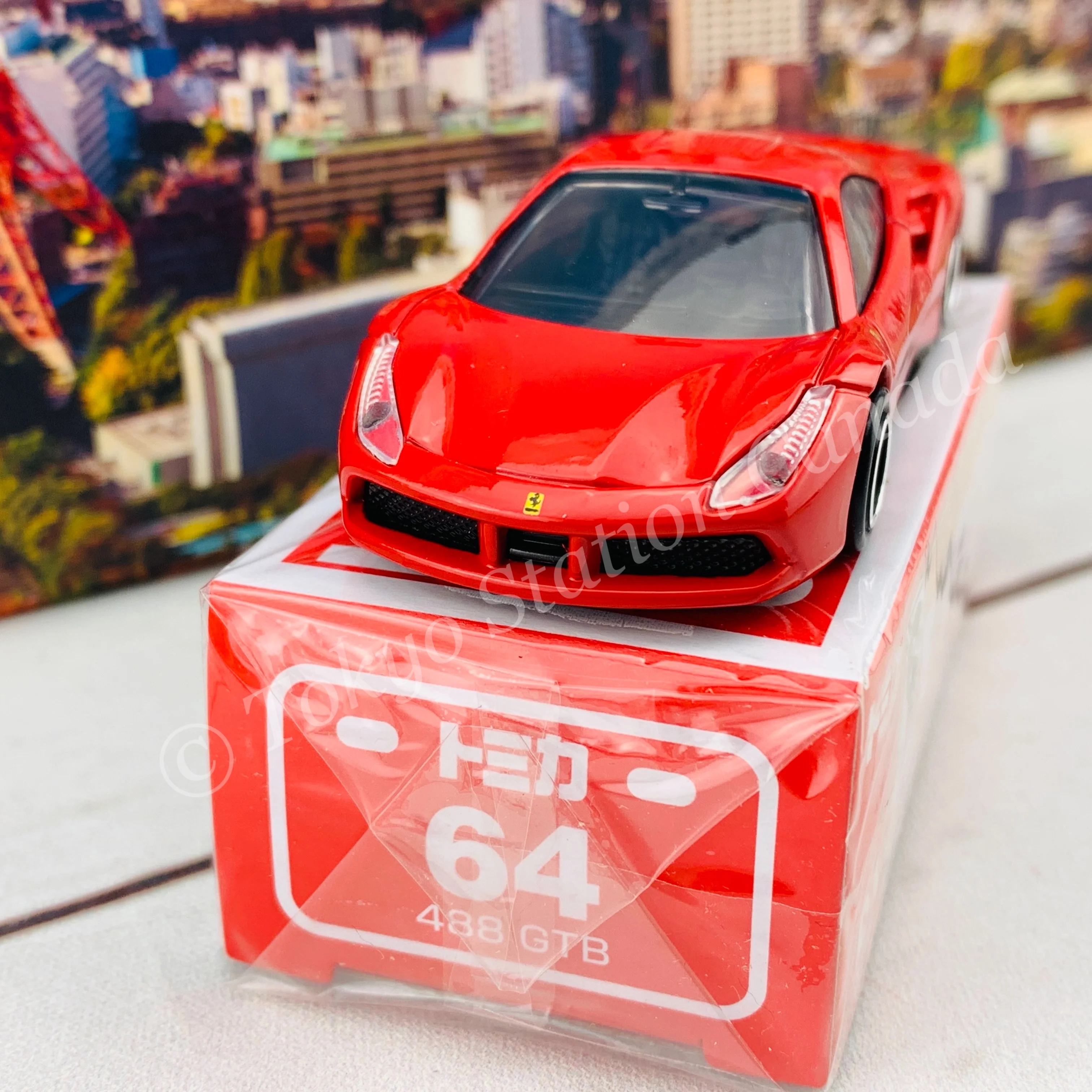 Tomica 64 Ferrari 488 GTB - Image 3