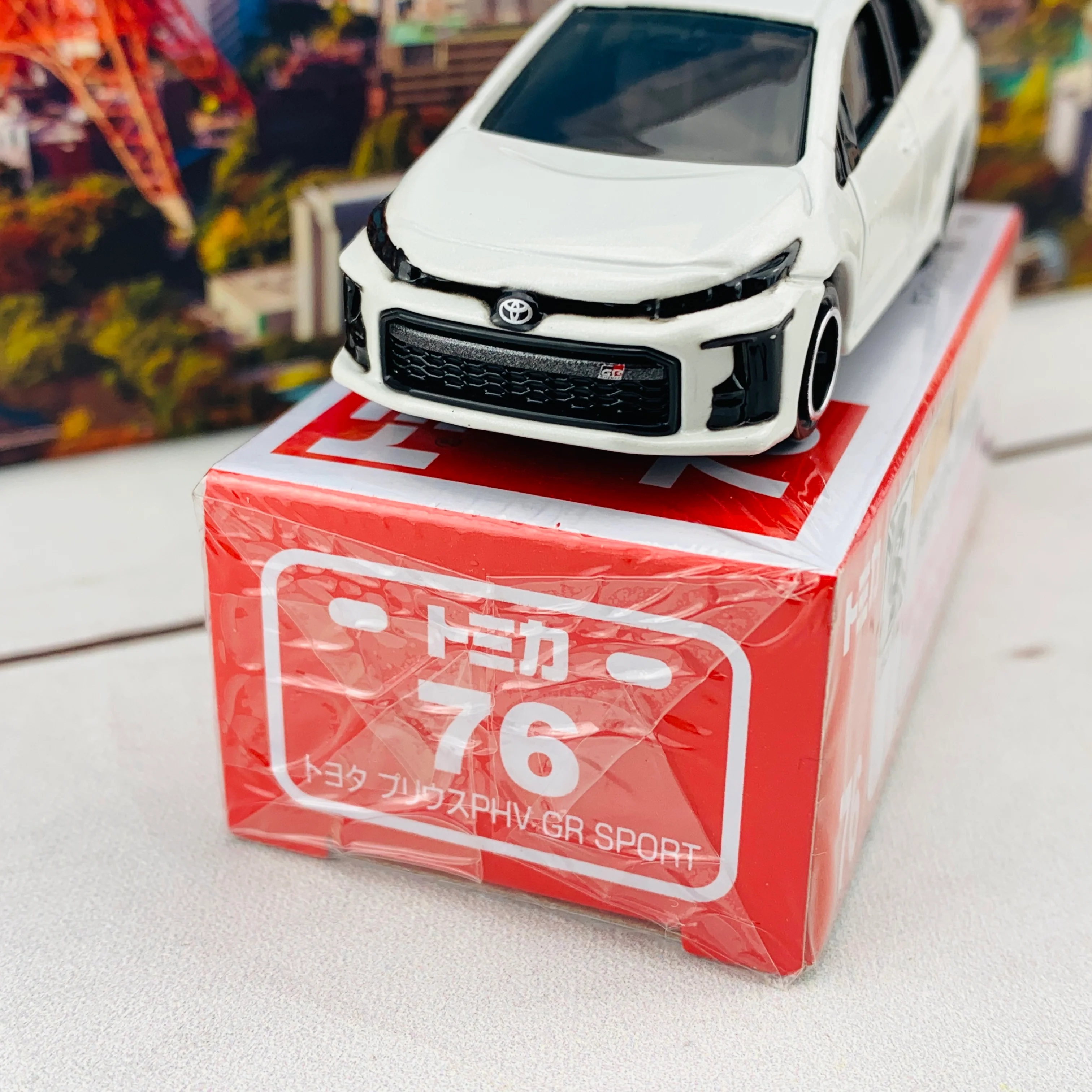 TOMICA 76 Toyota PRIUS PHV GR SPORT - Image 3